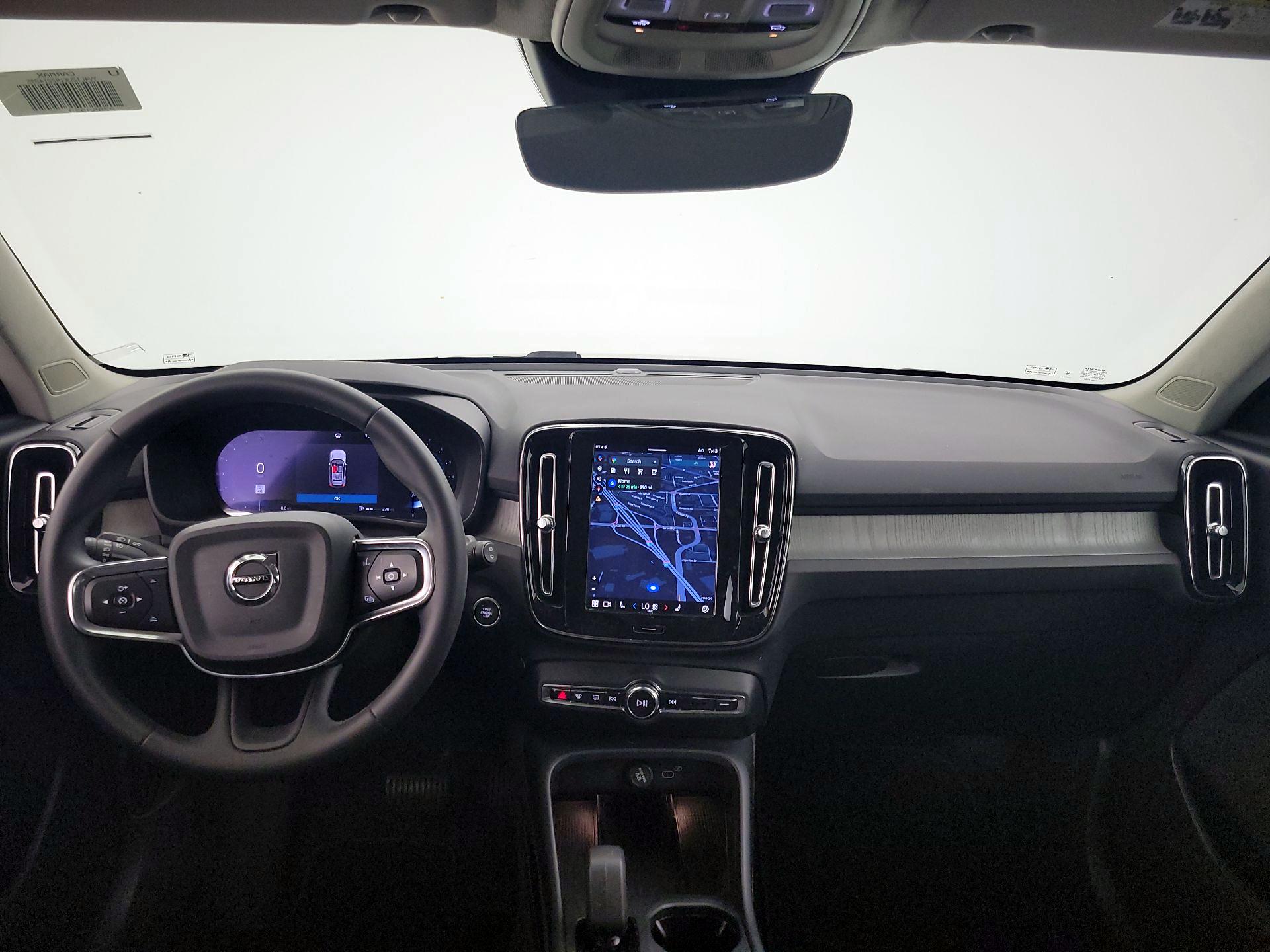 Thumbnail: 2024 Volvo XC40 - 9