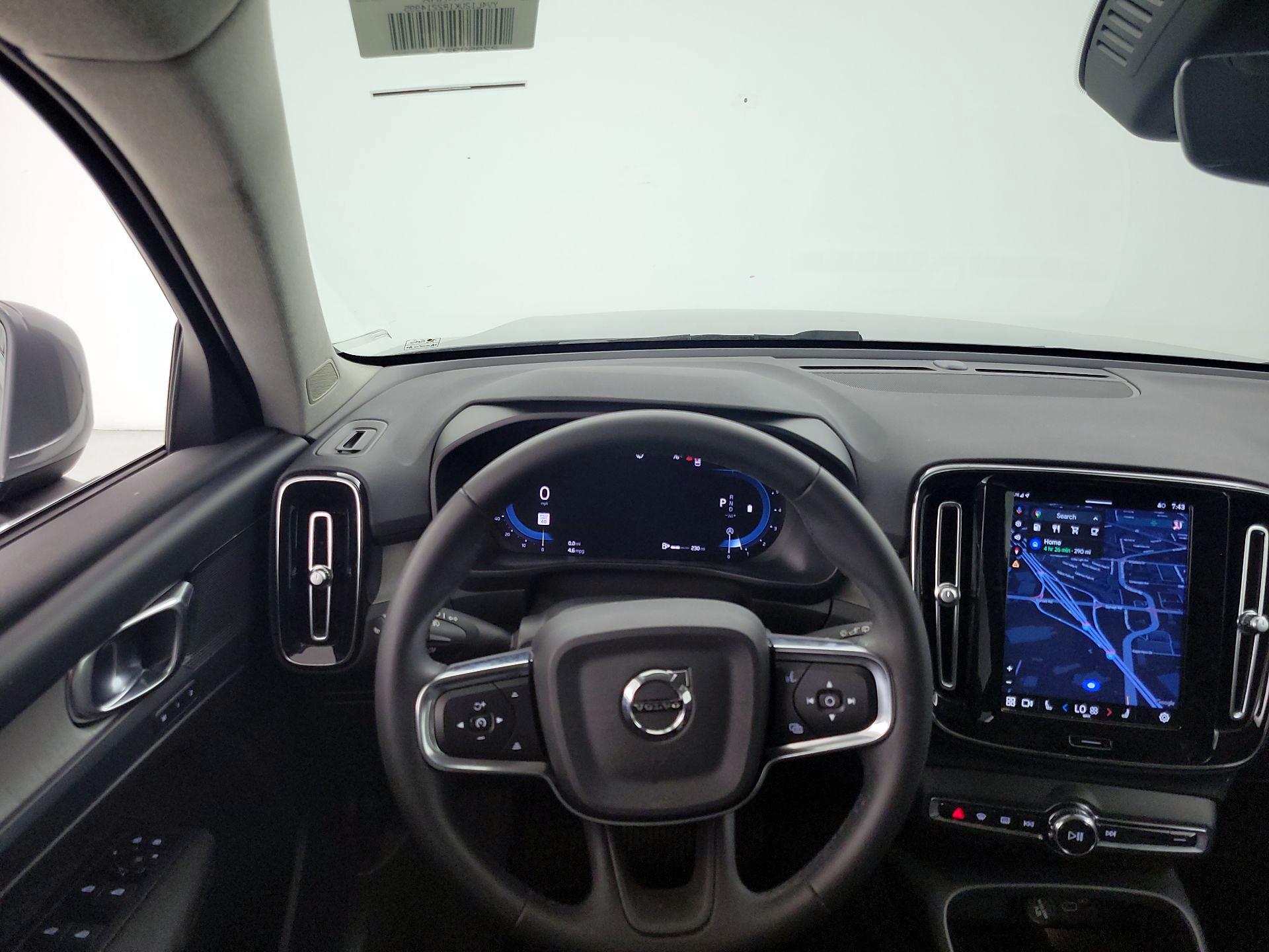 Thumbnail: 2024 Volvo XC40 - 10