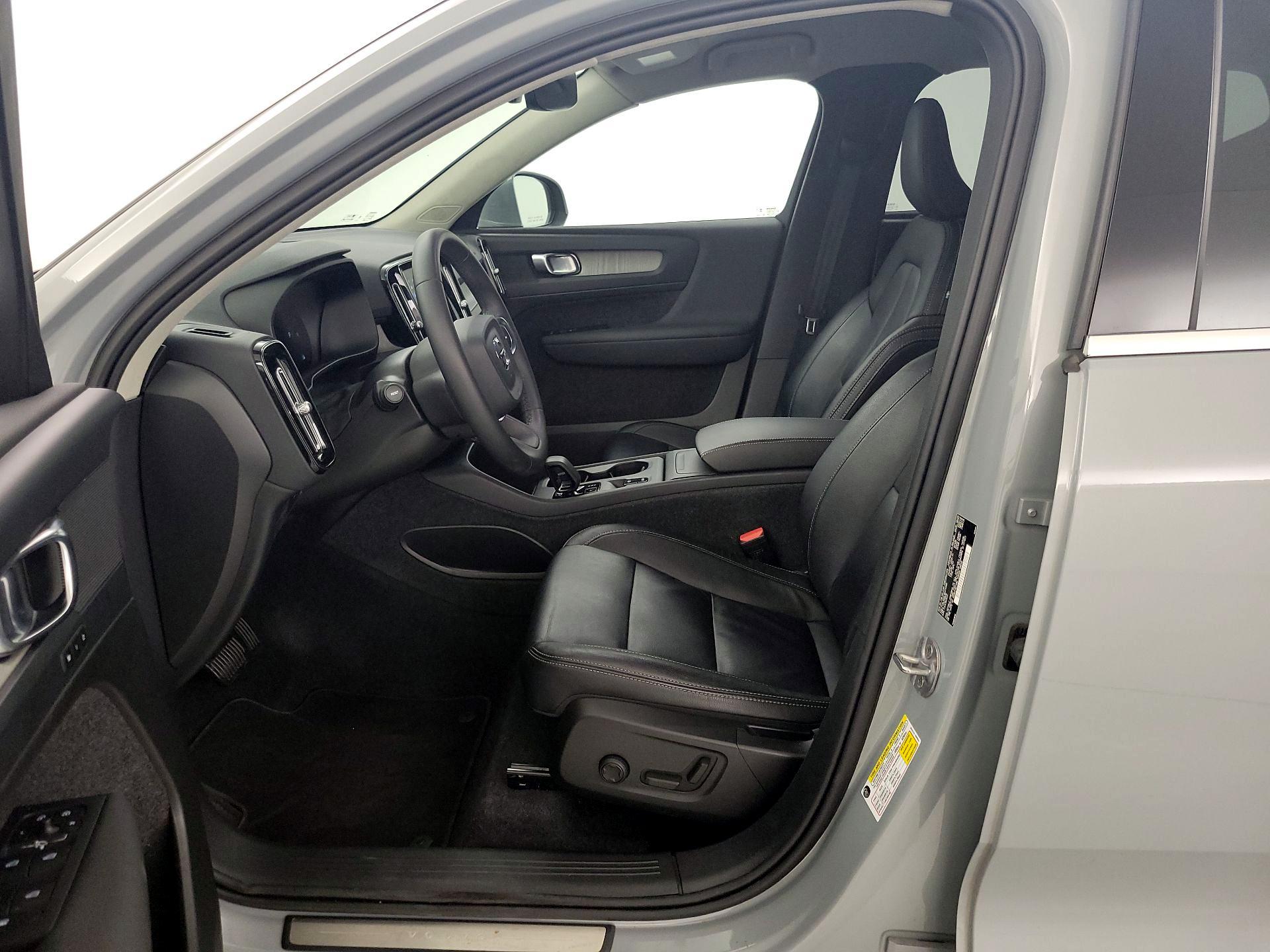 Thumbnail: 2024 Volvo XC40 - 11