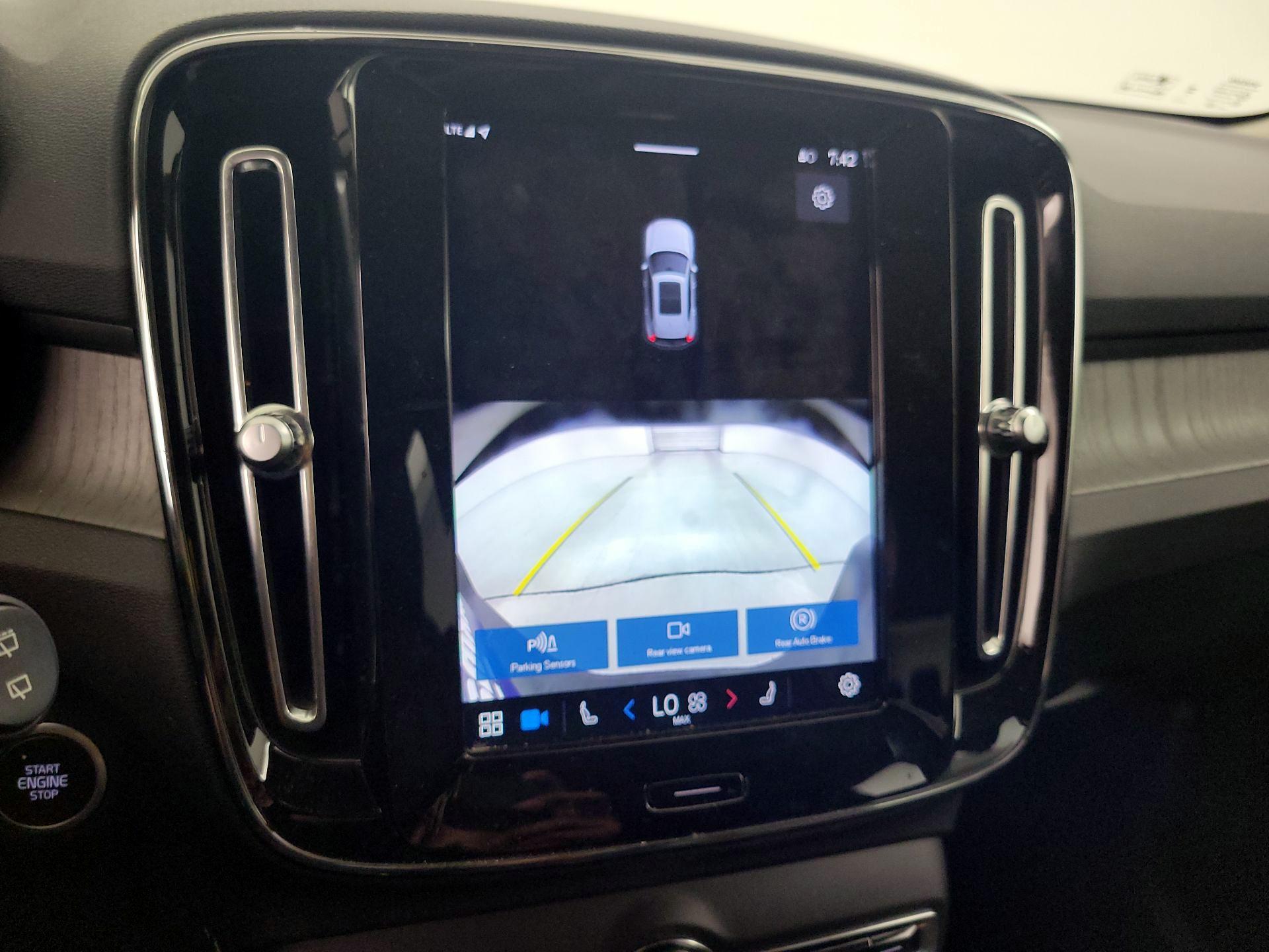 Thumbnail: 2024 Volvo XC40 - 15