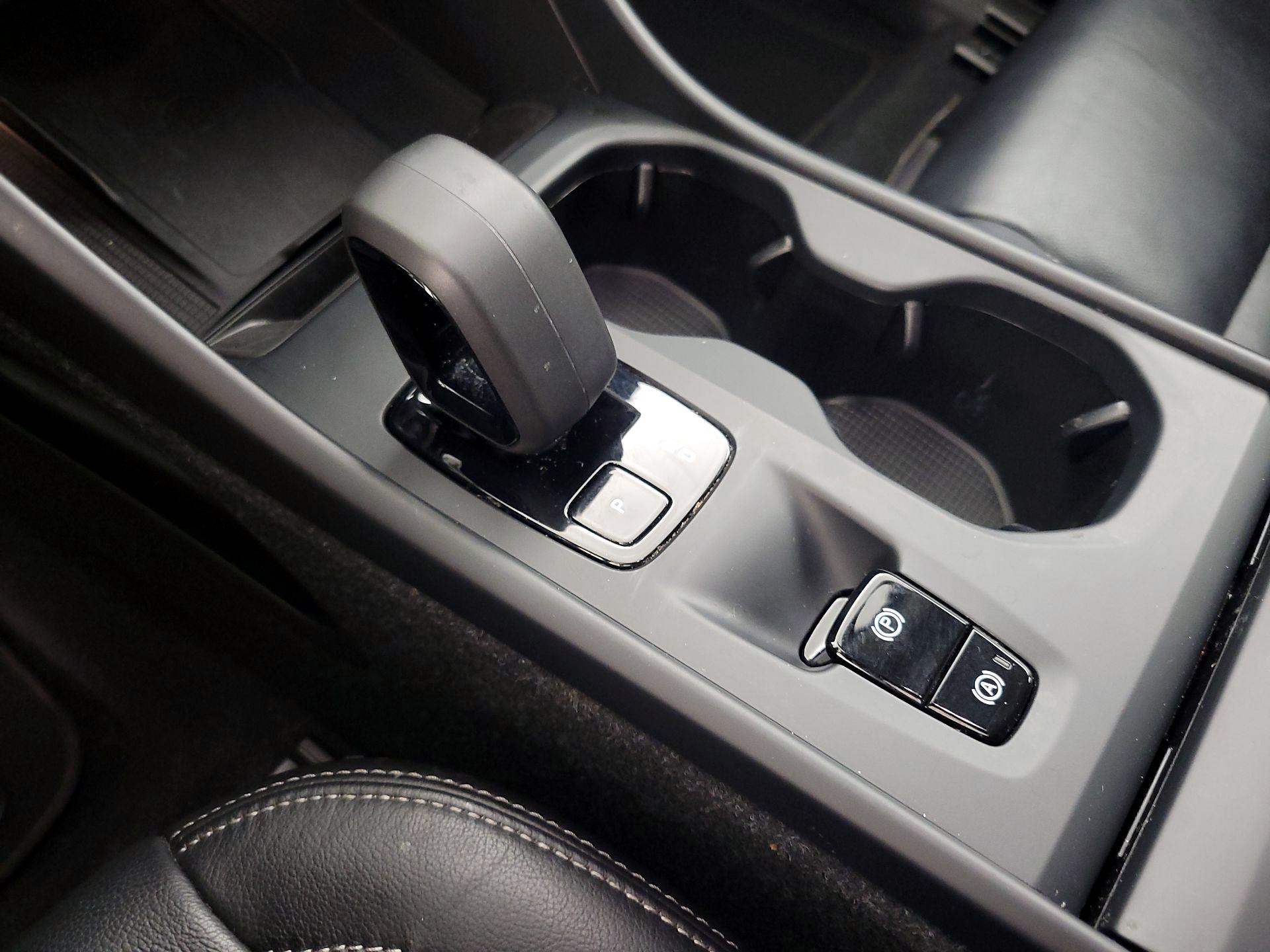 Thumbnail: 2024 Volvo XC40 - 18