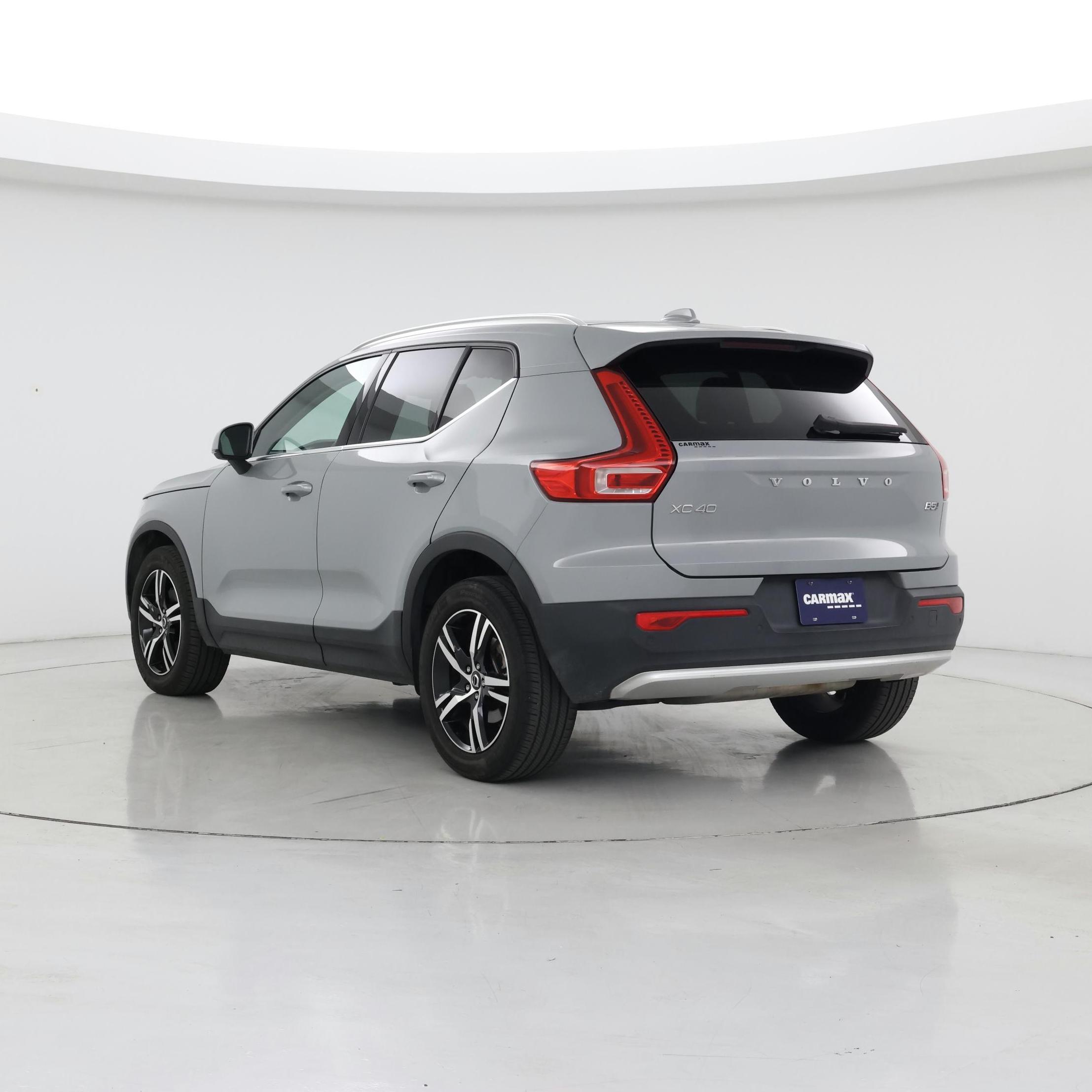 Thumbnail: 2024 Volvo XC40 - 2