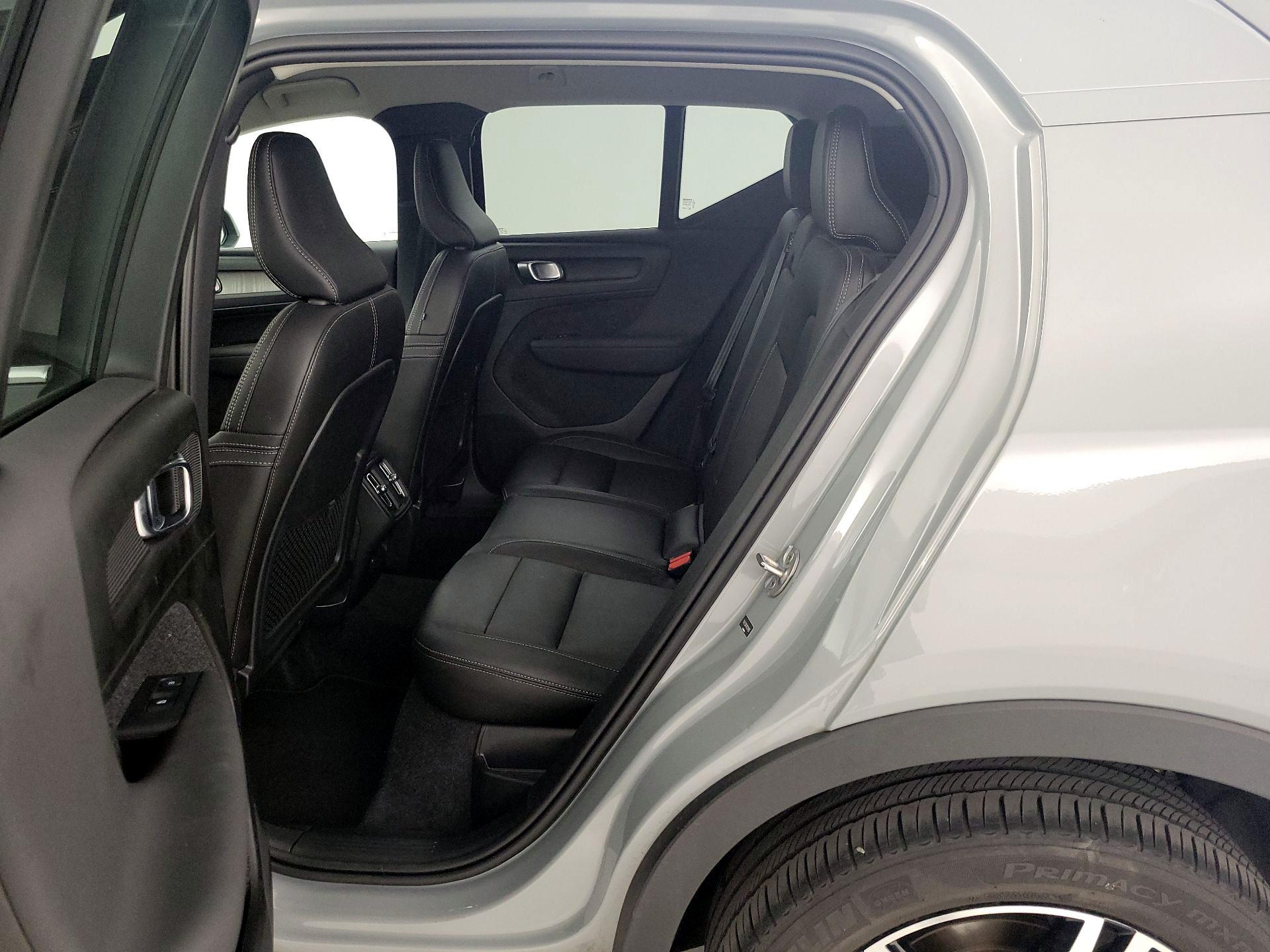 Thumbnail: 2024 Volvo XC40 - 20