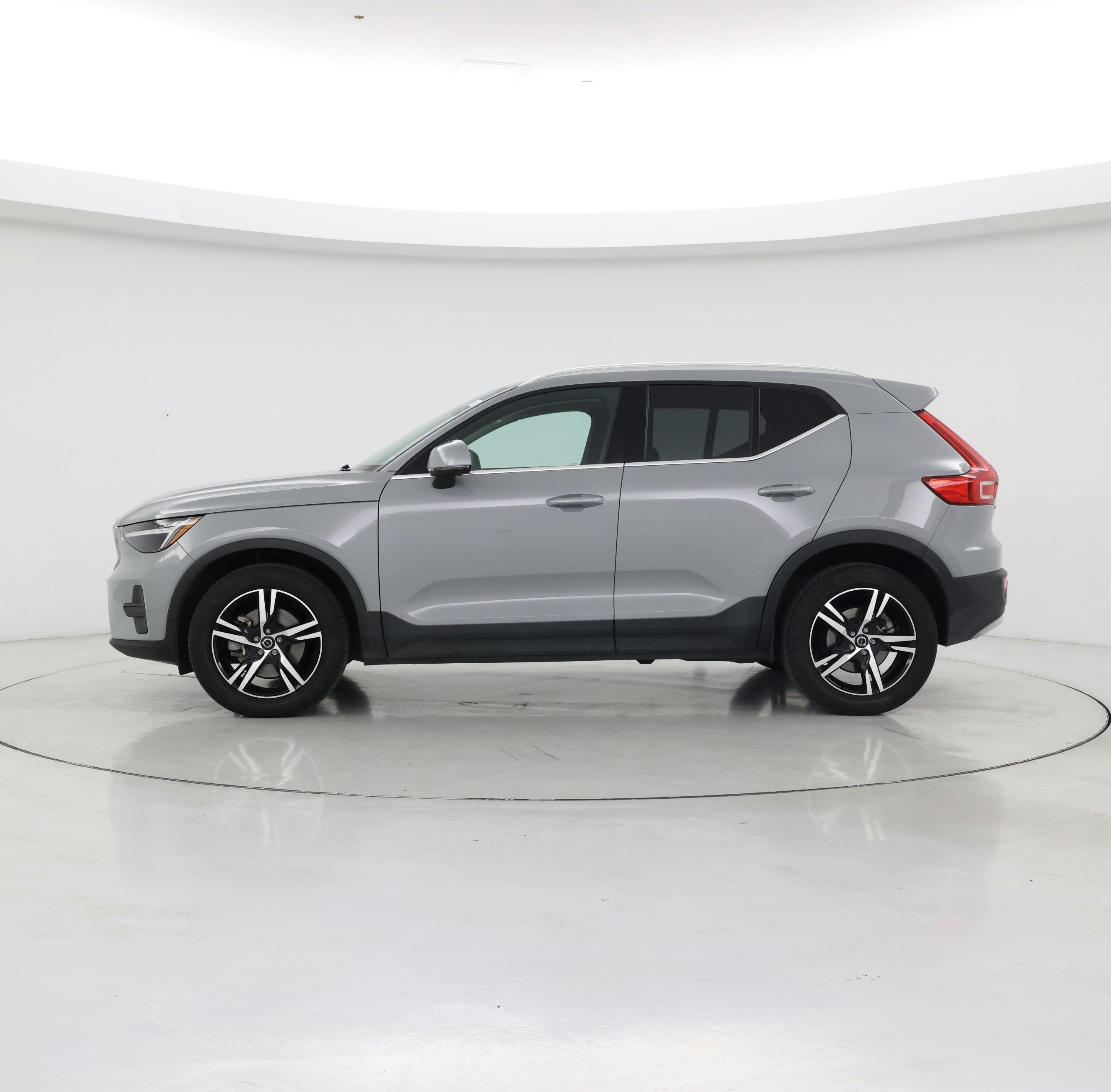 Thumbnail: 2024 Volvo XC40 - 3