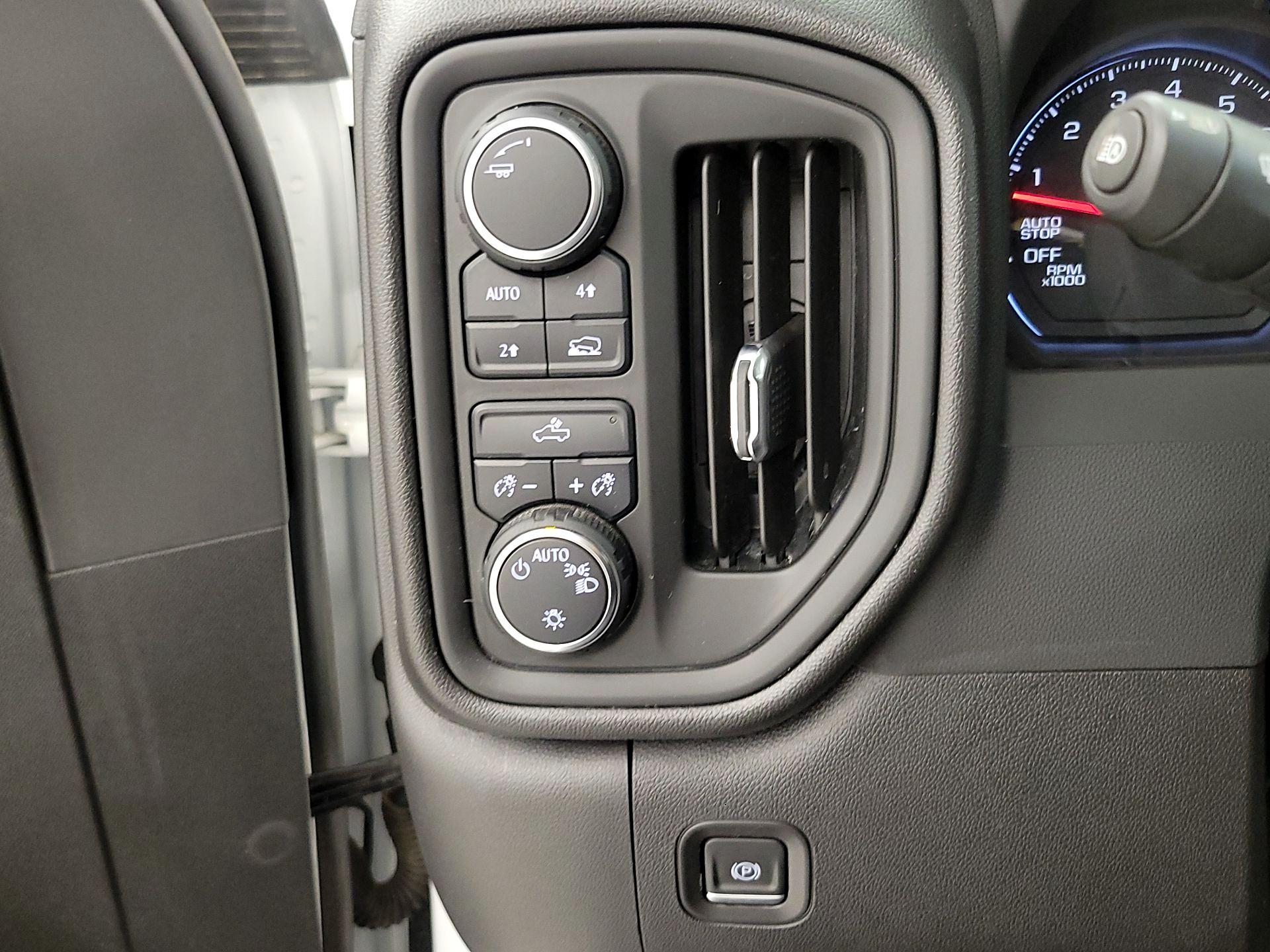 Thumbnail: 2022 Chevrolet Silverado 1500 - 13