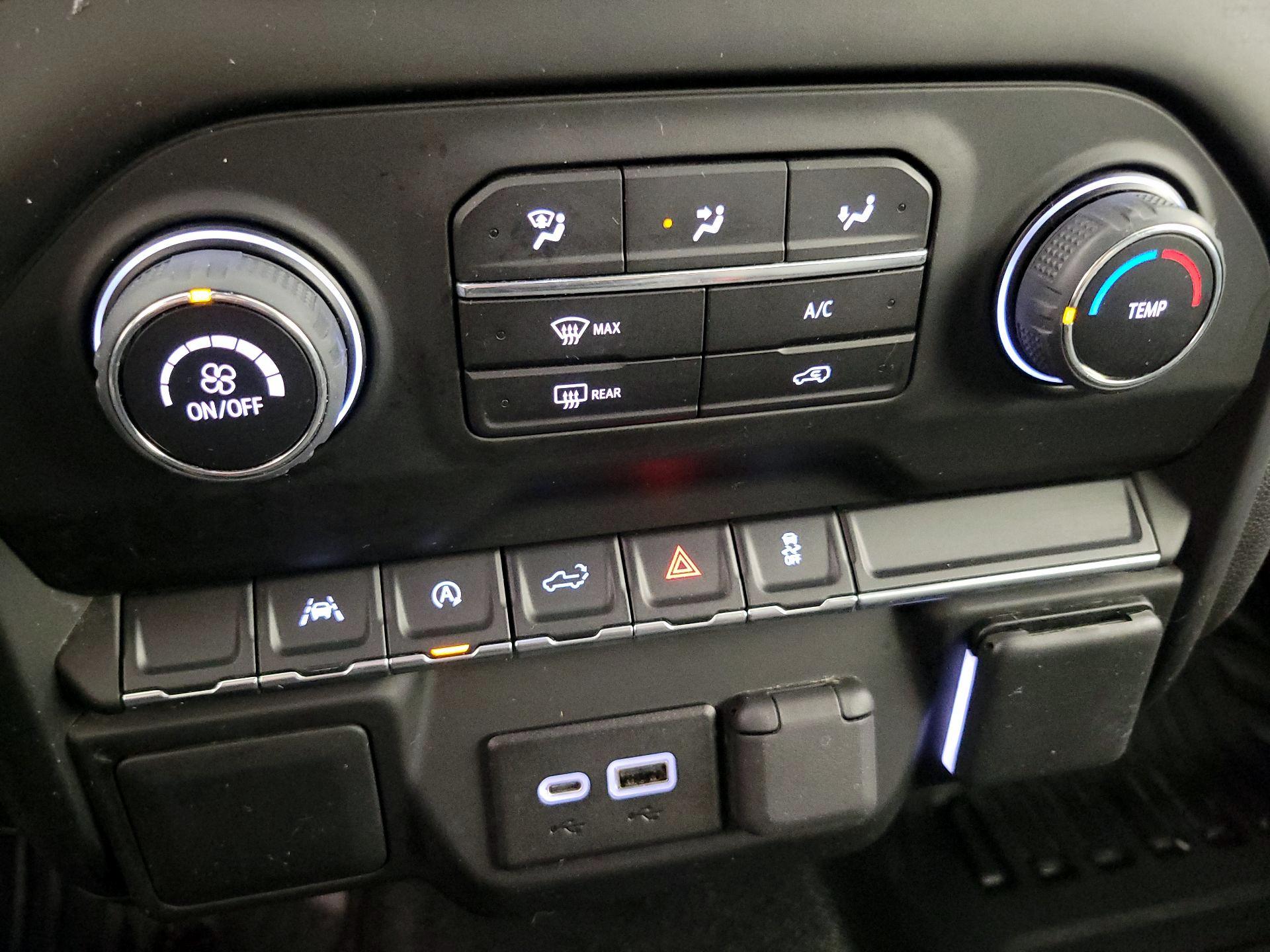 Thumbnail: 2022 Chevrolet Silverado 1500 - 16