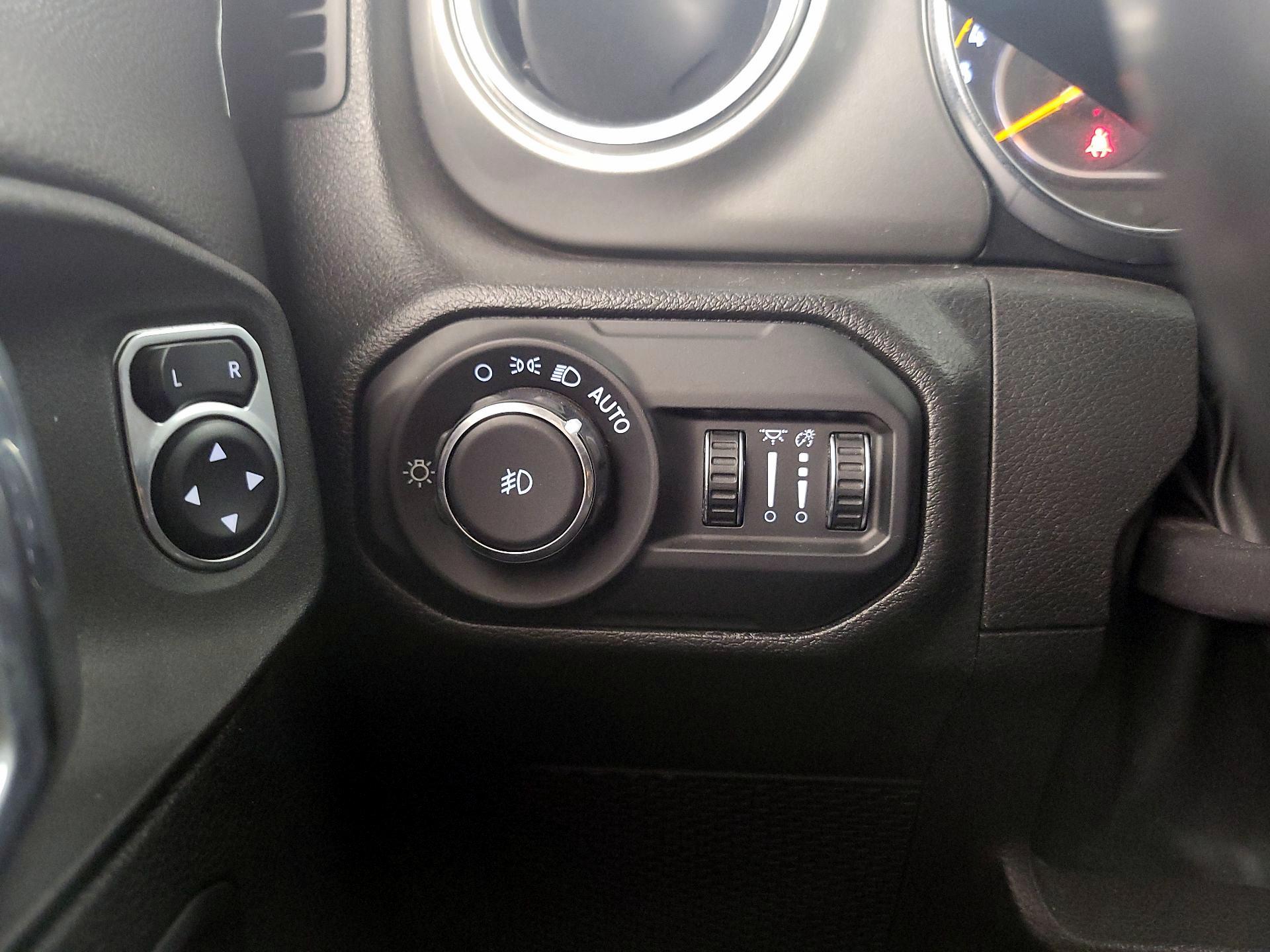 Thumbnail: 2022 Jeep Wrangler - 13