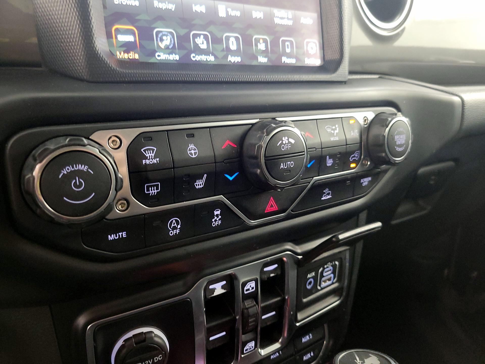 Thumbnail: 2022 Jeep Wrangler - 17