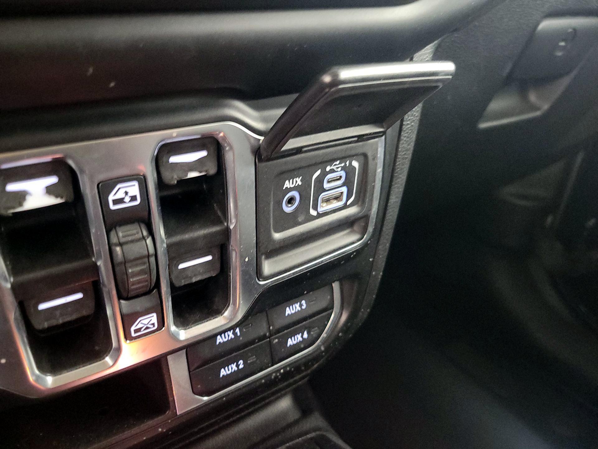 Thumbnail: 2022 Jeep Wrangler - 19