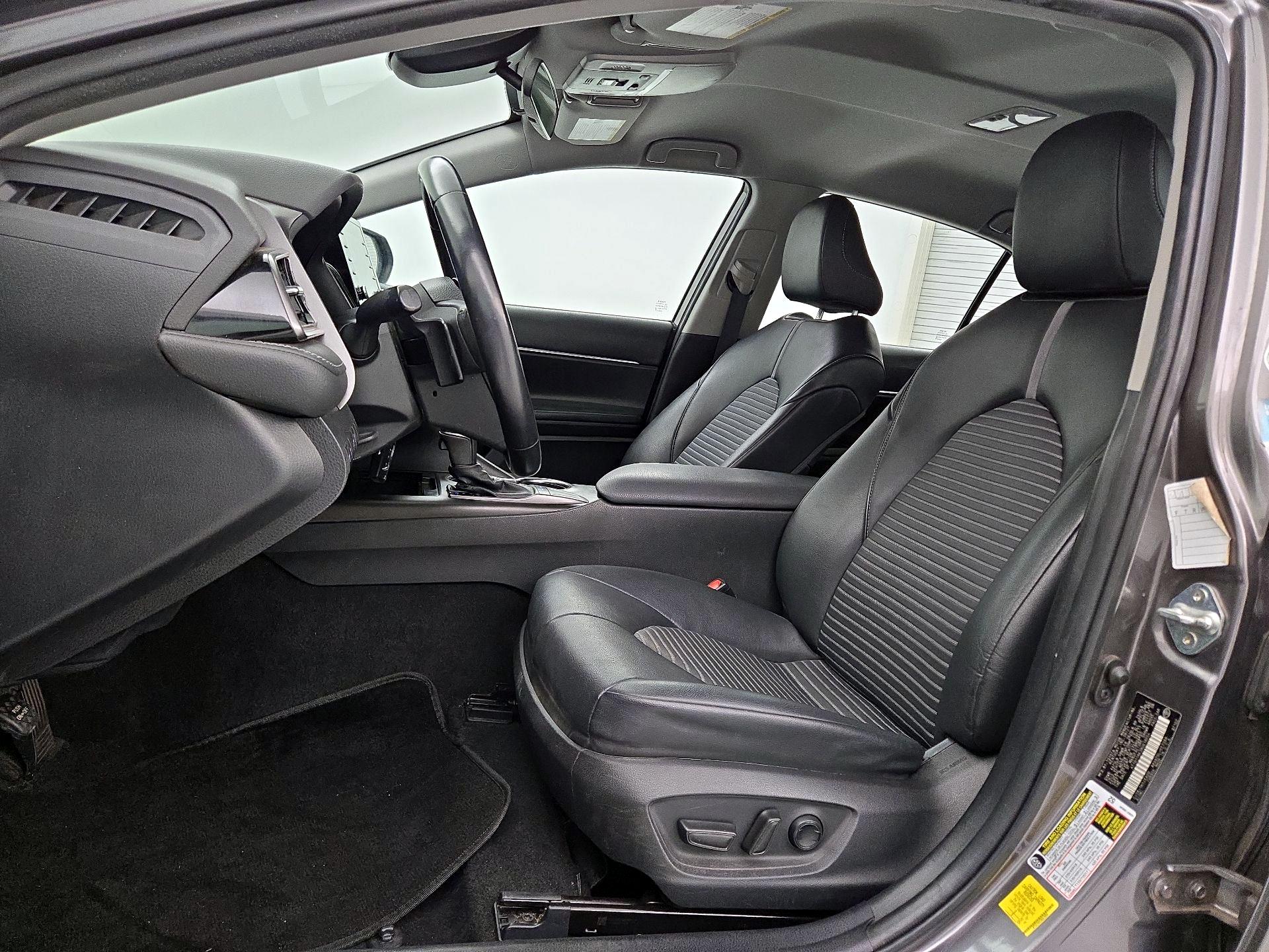 Thumbnail: 2022 Toyota Camry - 11