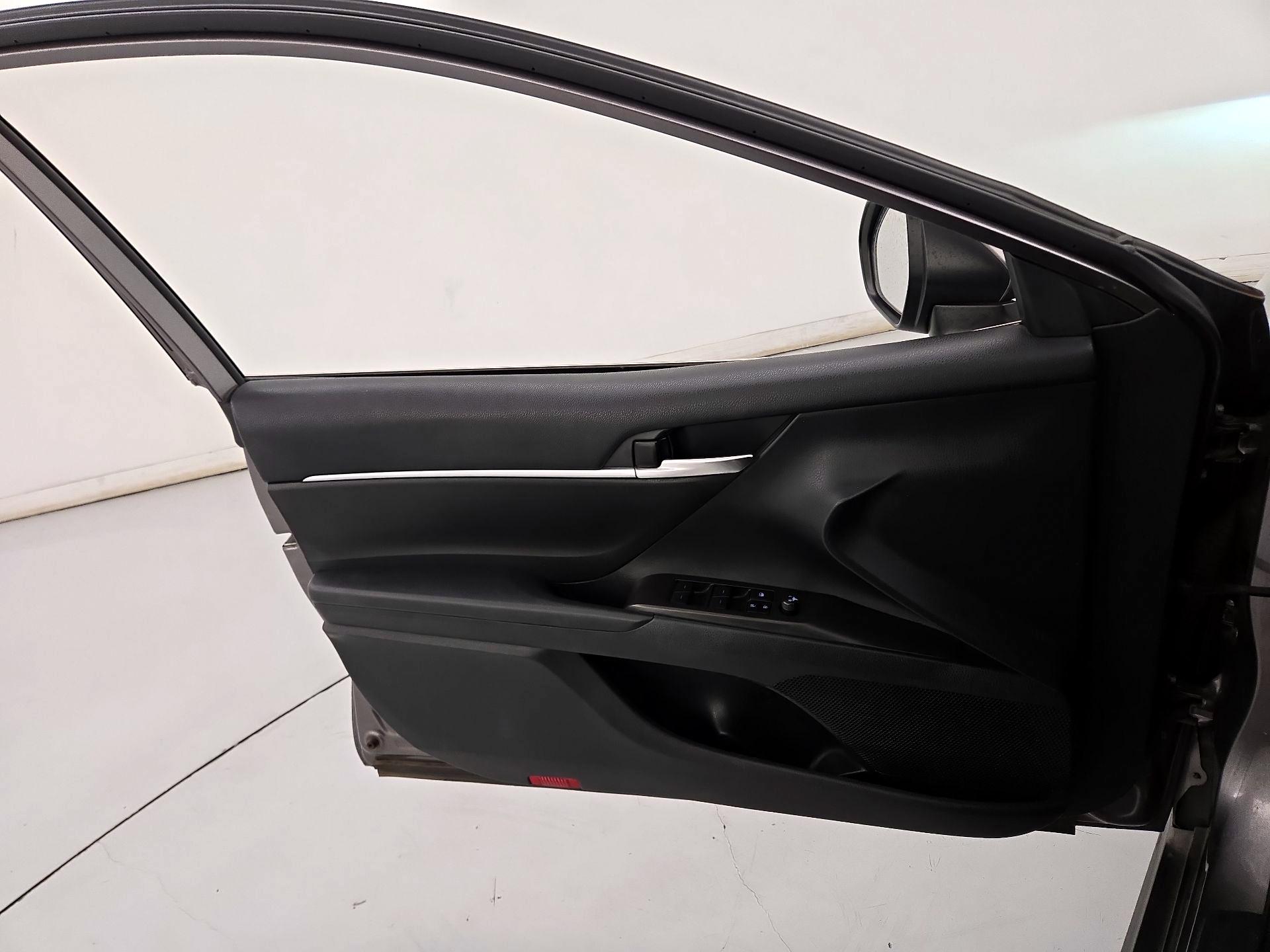 Thumbnail: 2022 Toyota Camry - 12