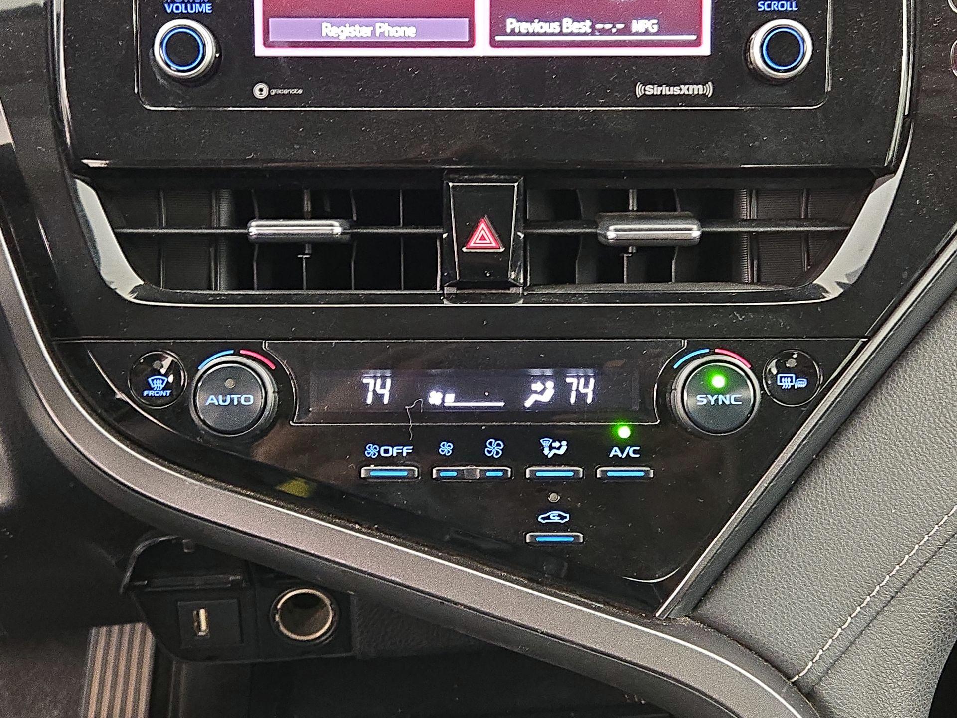 Thumbnail: 2022 Toyota Camry - 16