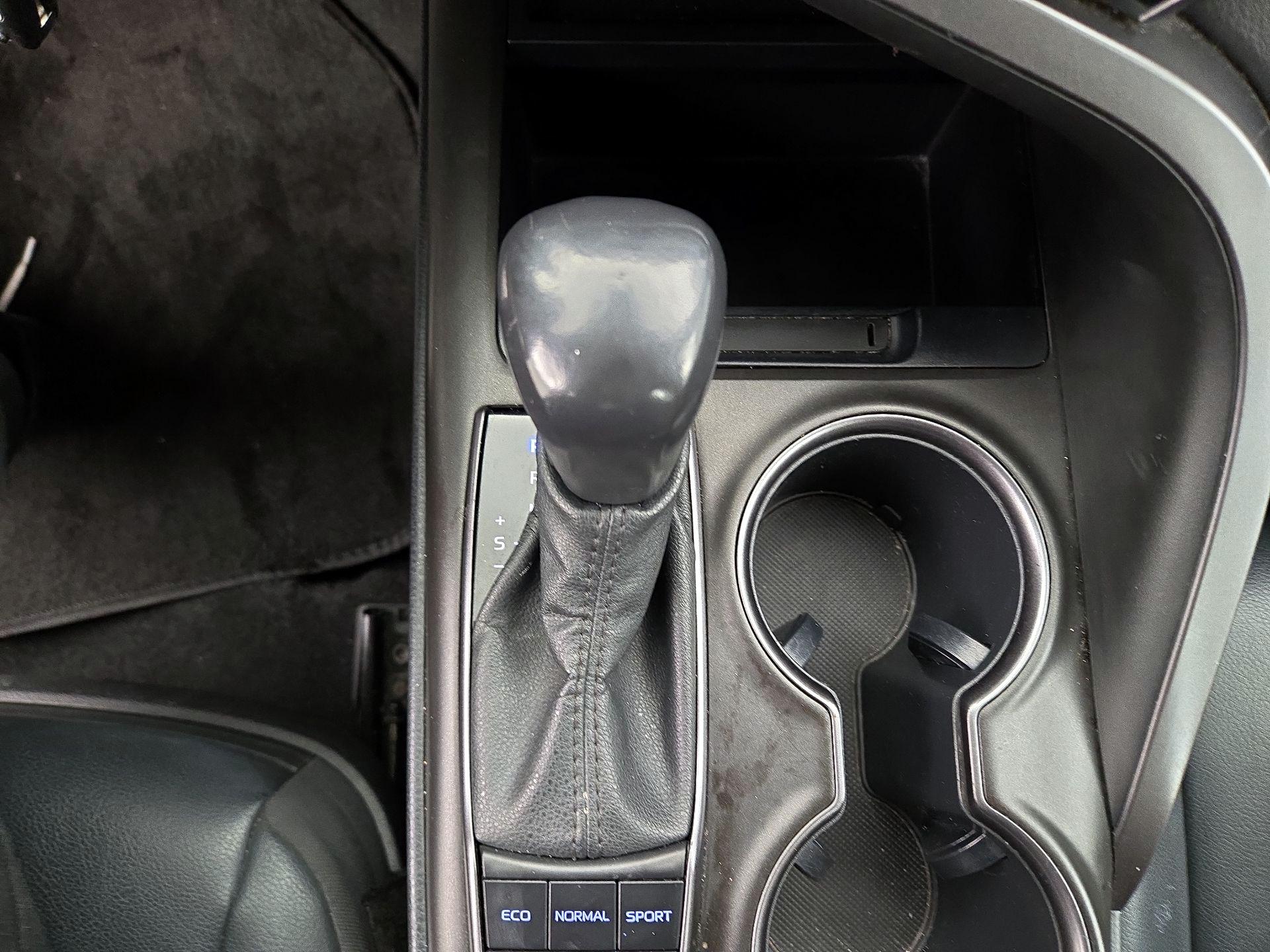 Thumbnail: 2022 Toyota Camry - 17