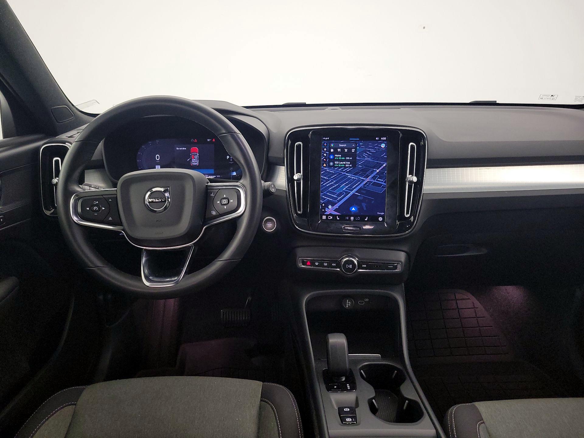 Thumbnail: 2023 Volvo XC40 - 9