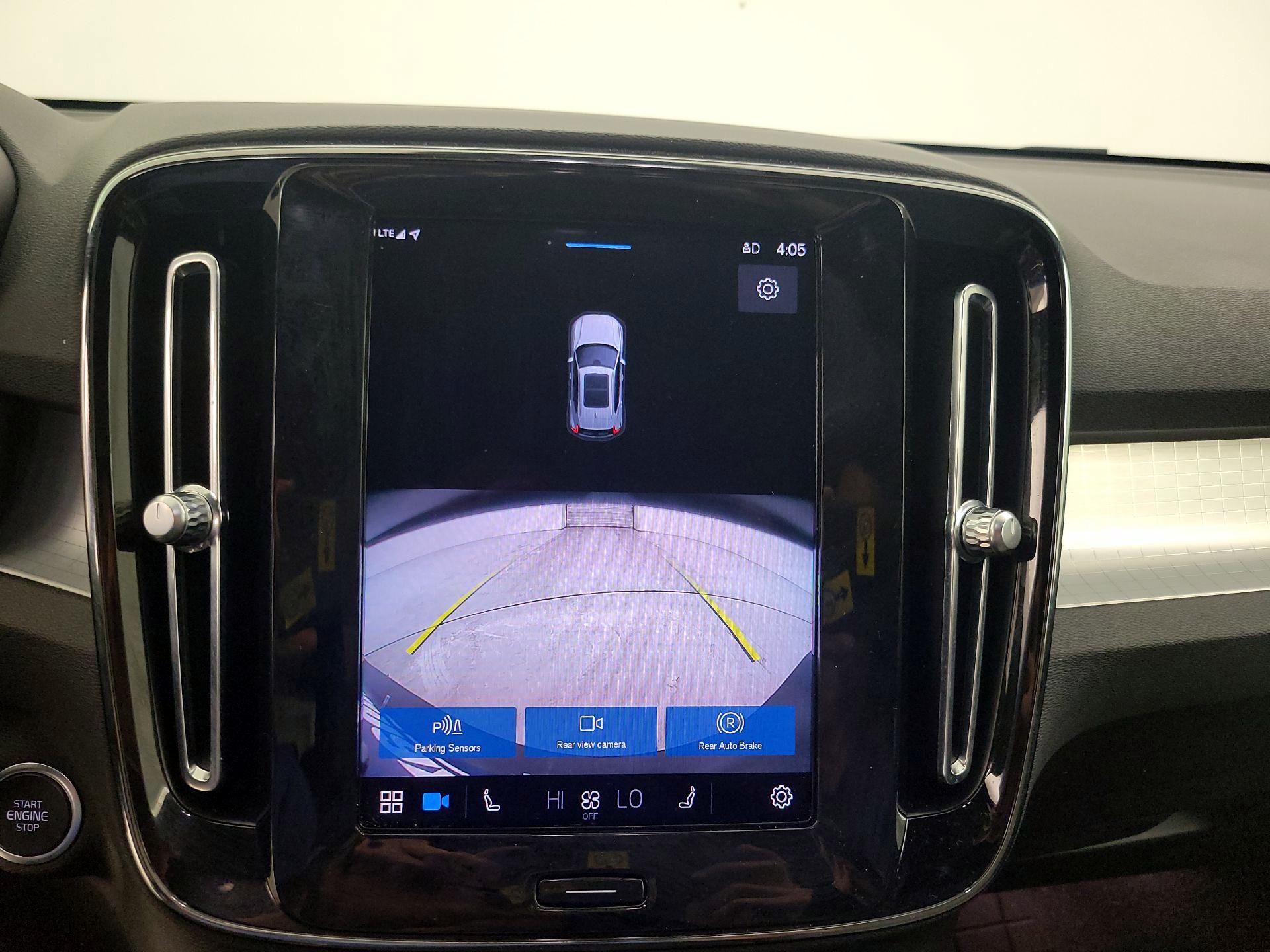 Thumbnail: 2023 Volvo XC40 - 15