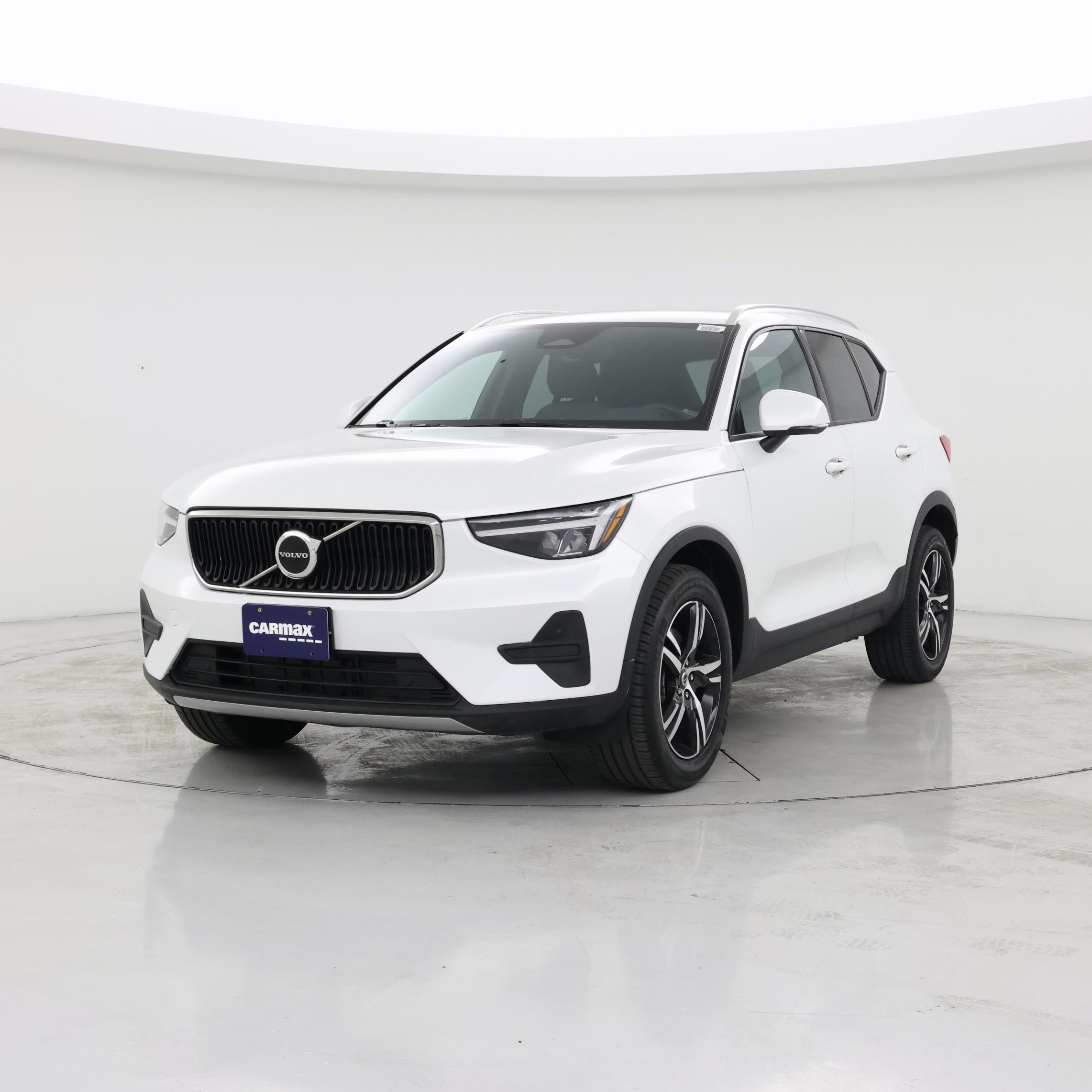 Thumbnail: 2023 Volvo XC40 - 4