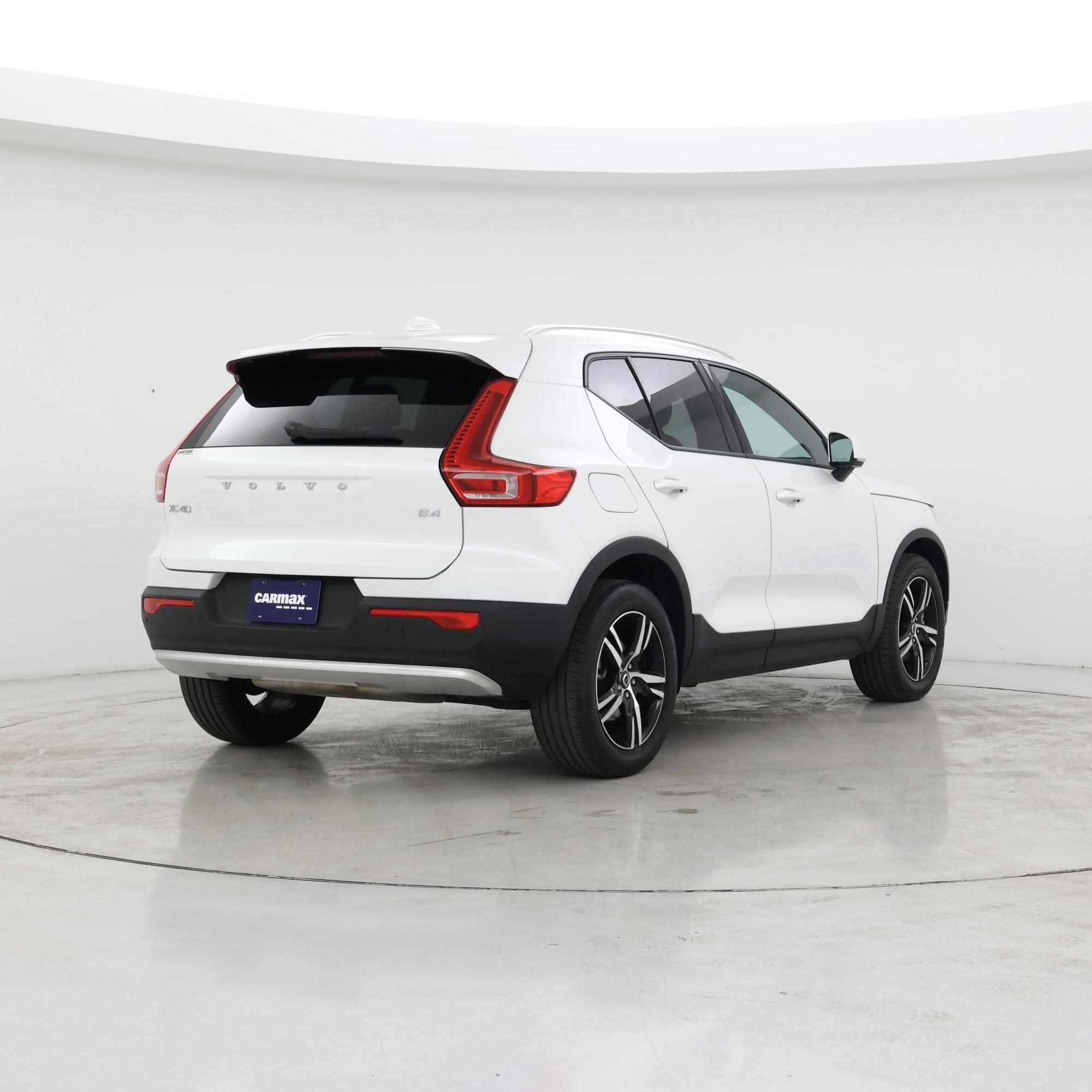 Thumbnail: 2023 Volvo XC40 - 8