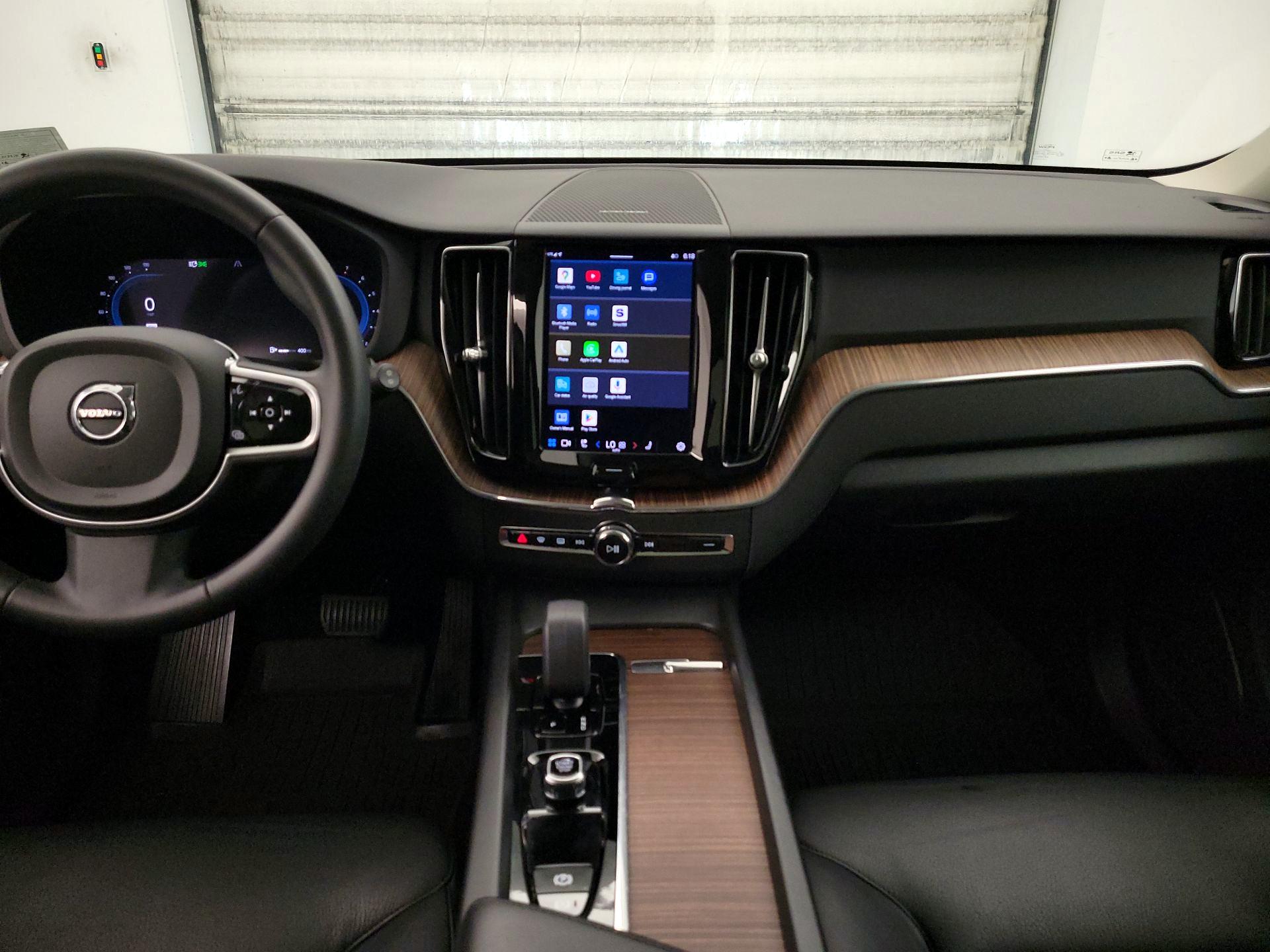 Thumbnail: 2023 Volvo XC60 - 9