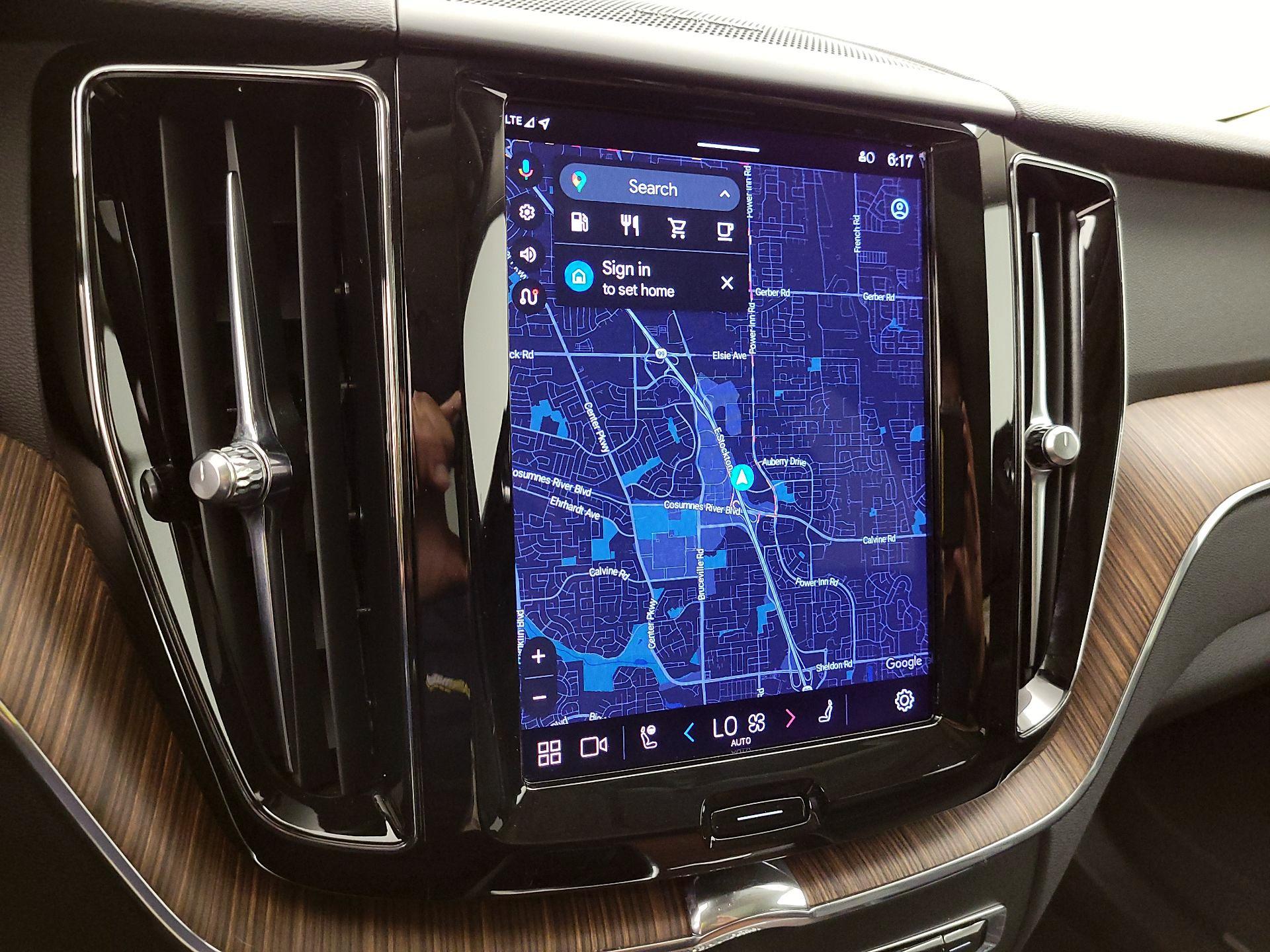 Thumbnail: 2023 Volvo XC60 - 14