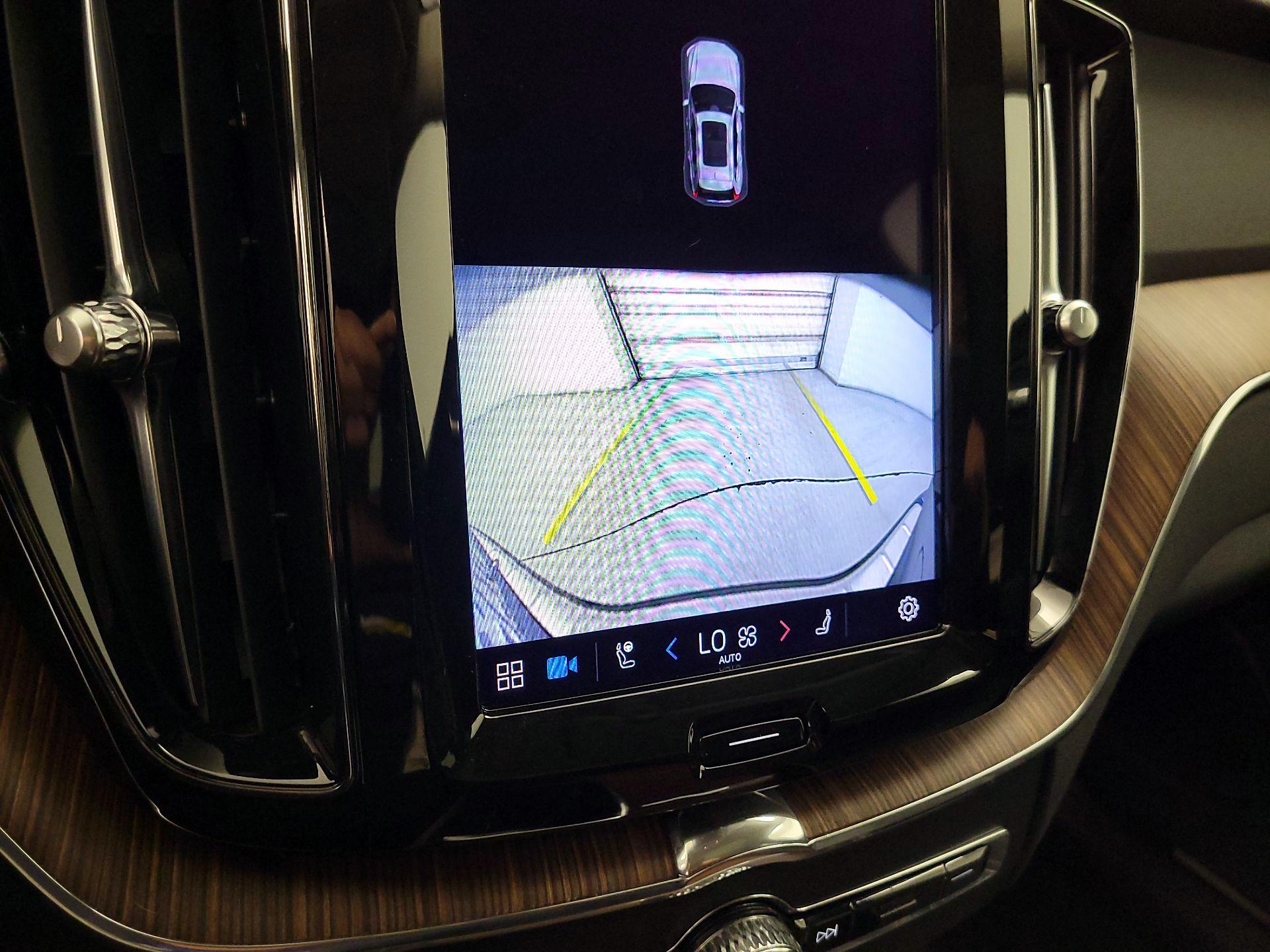 Thumbnail: 2023 Volvo XC60 - 15