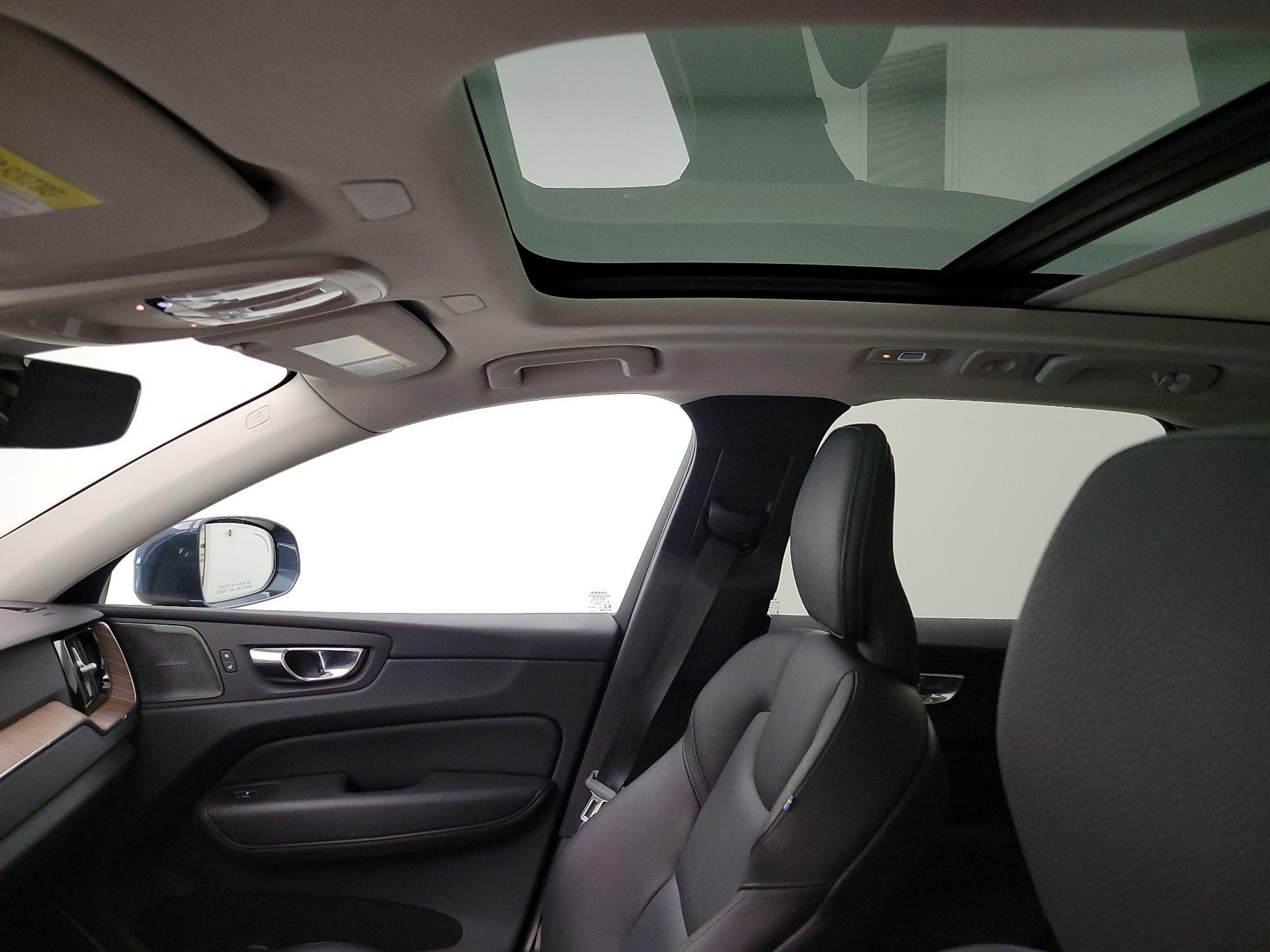 Thumbnail: 2023 Volvo XC60 - 20