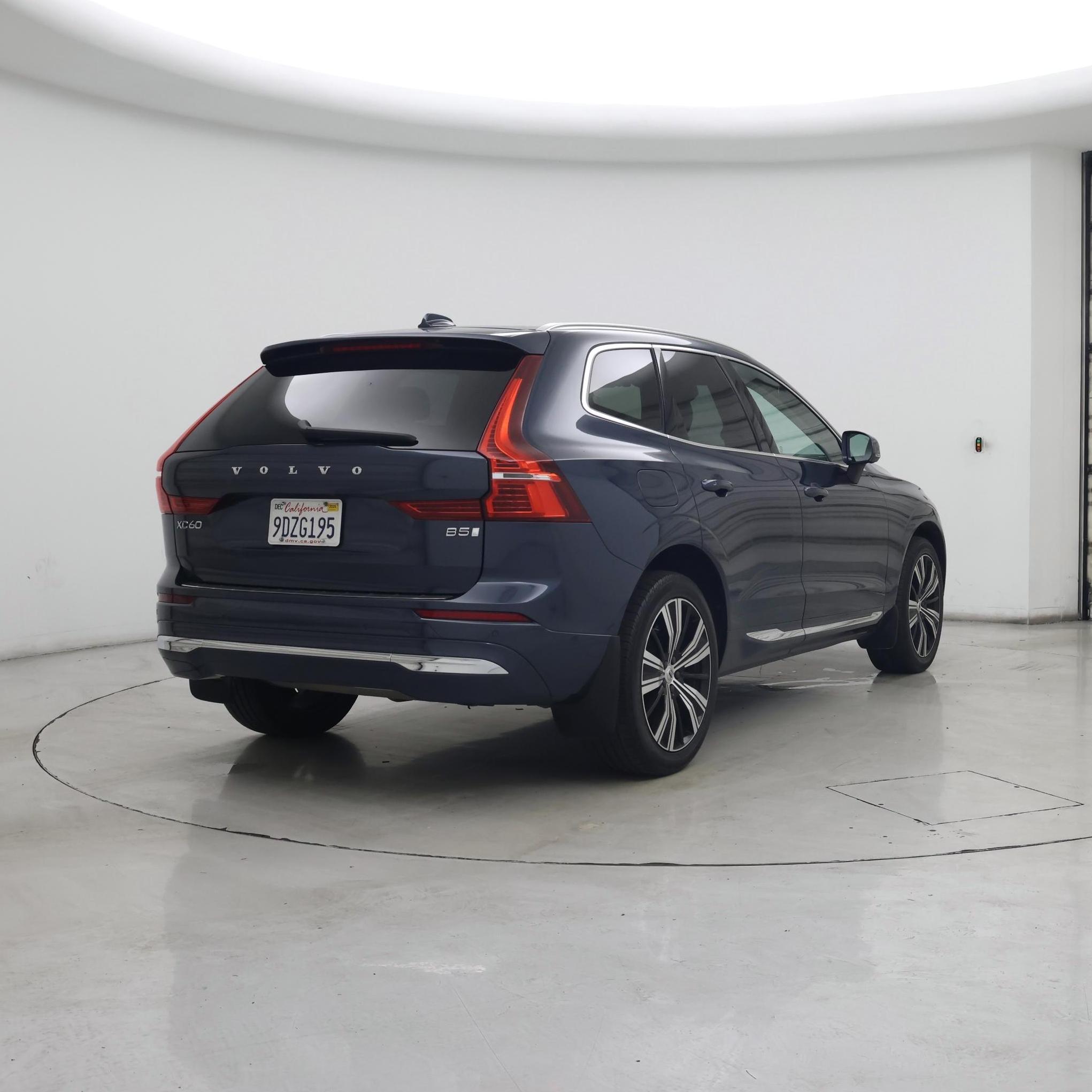 Thumbnail: 2023 Volvo XC60 - 8