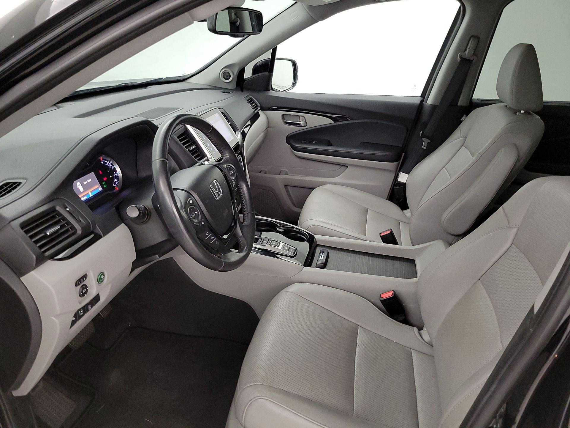 Thumbnail: 2017 Honda Pilot - 11