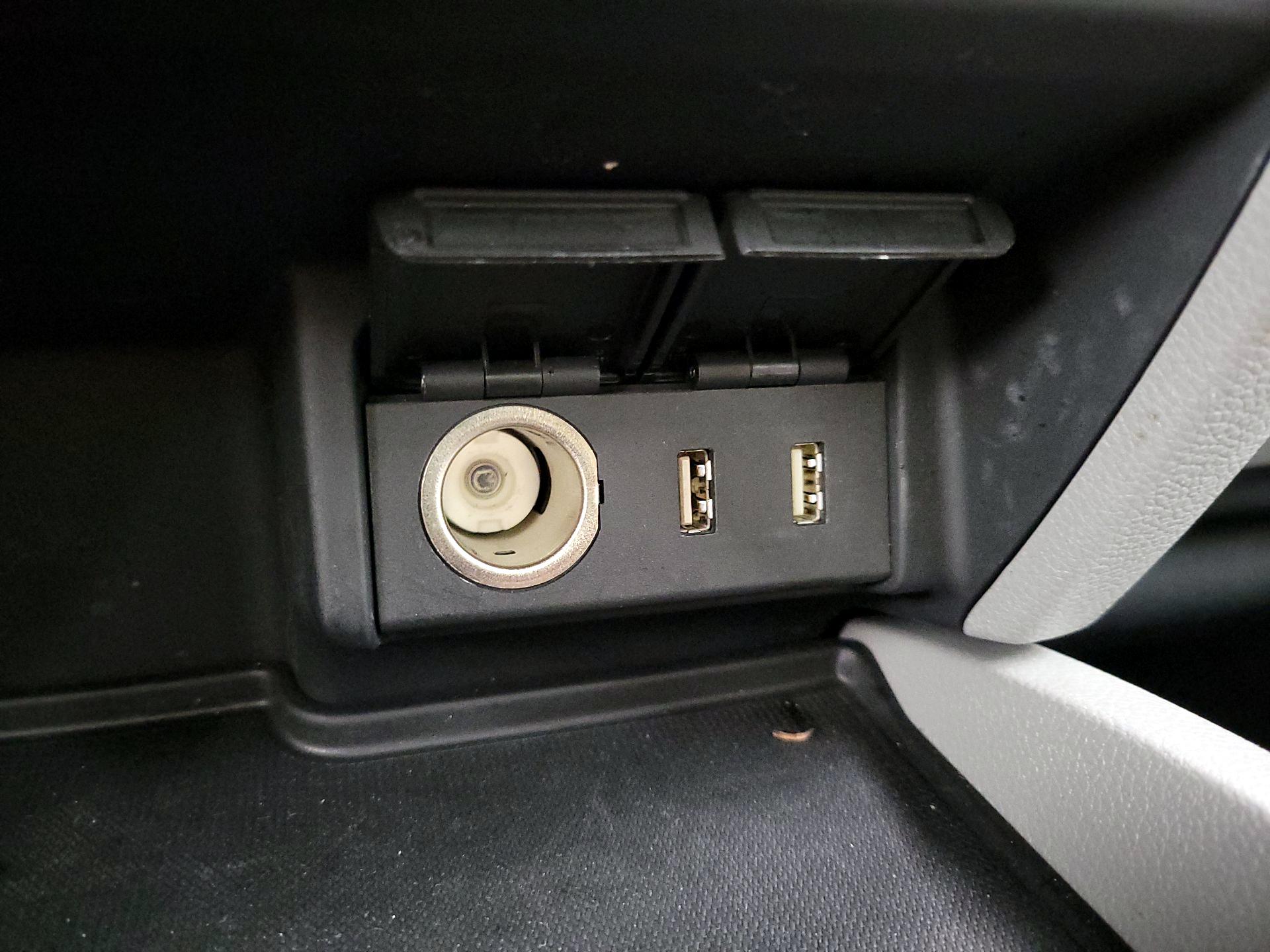 Thumbnail: 2017 Honda Pilot - 19