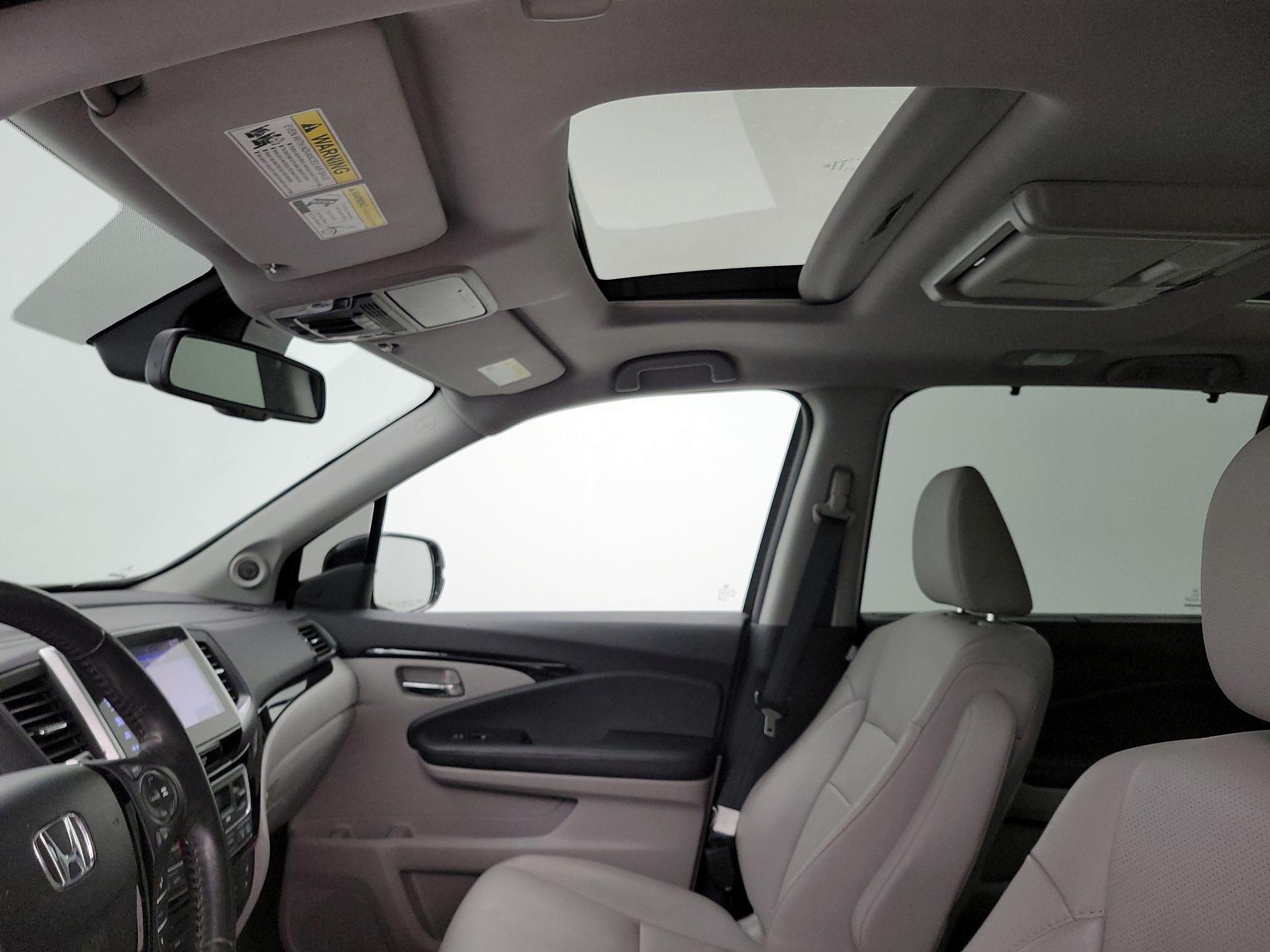 Thumbnail: 2017 Honda Pilot - 20