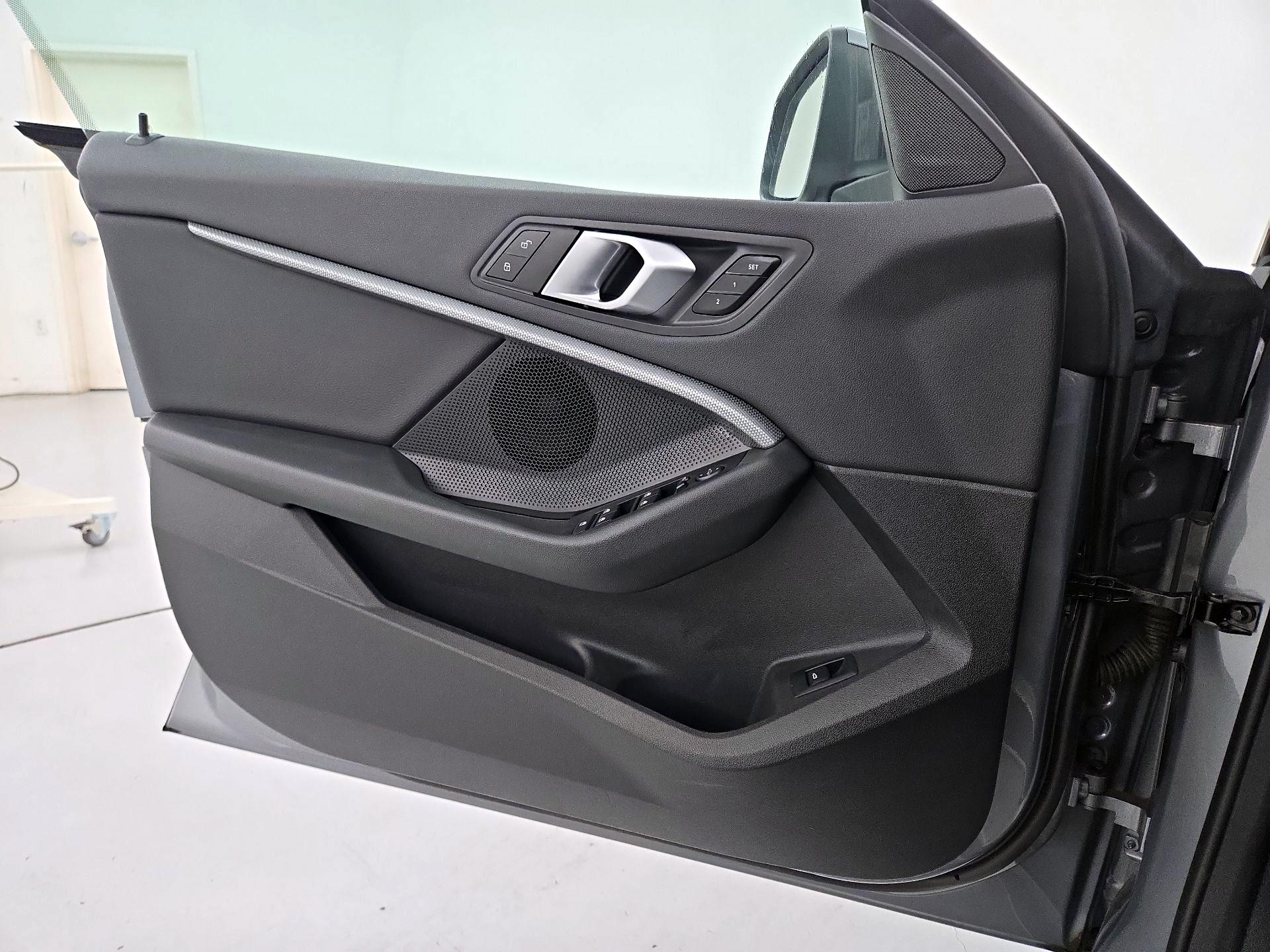 Thumbnail: 2024 BMW 2 Series - 12