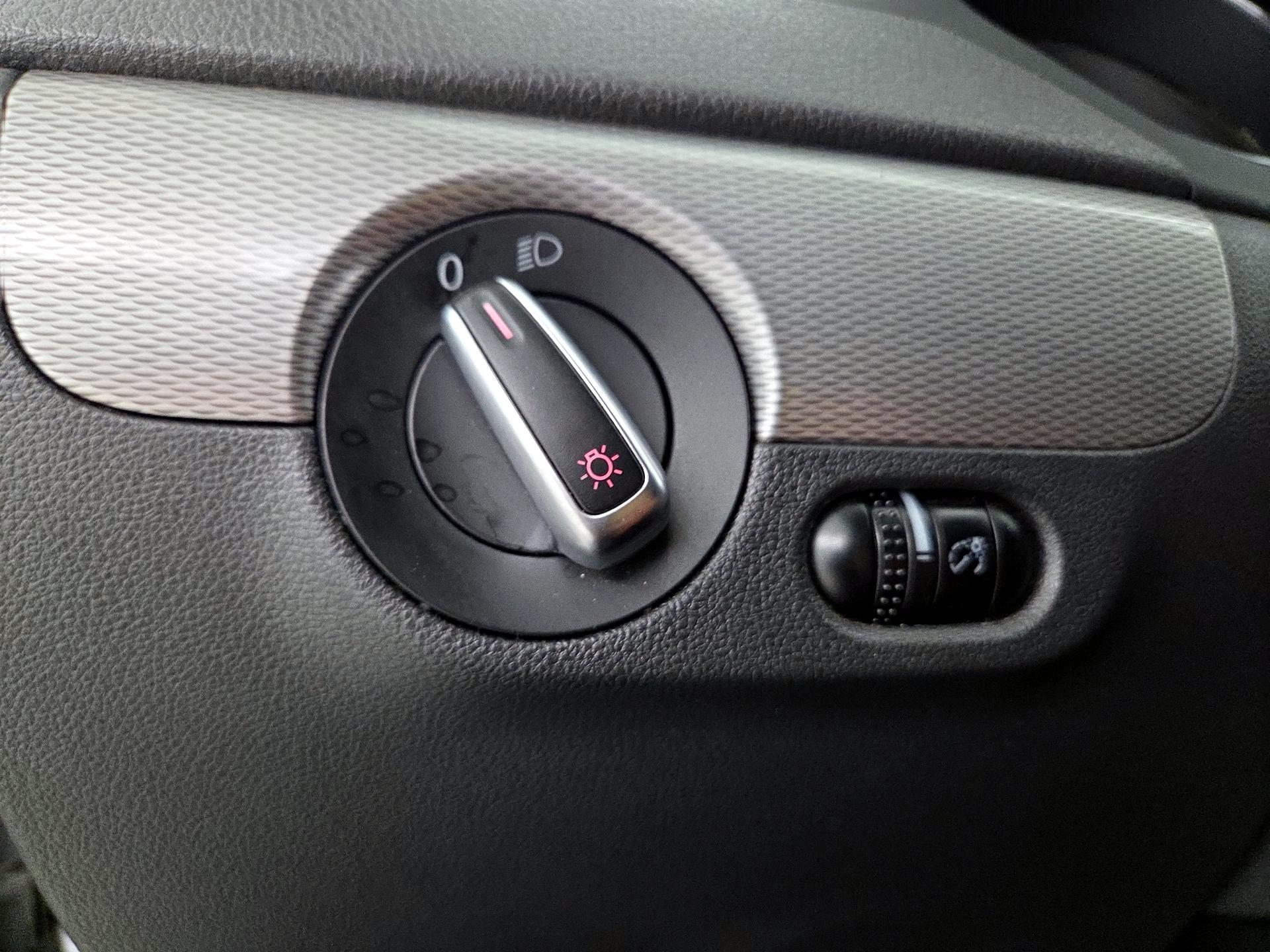 Thumbnail: 2015 Volkswagen Jetta - 13