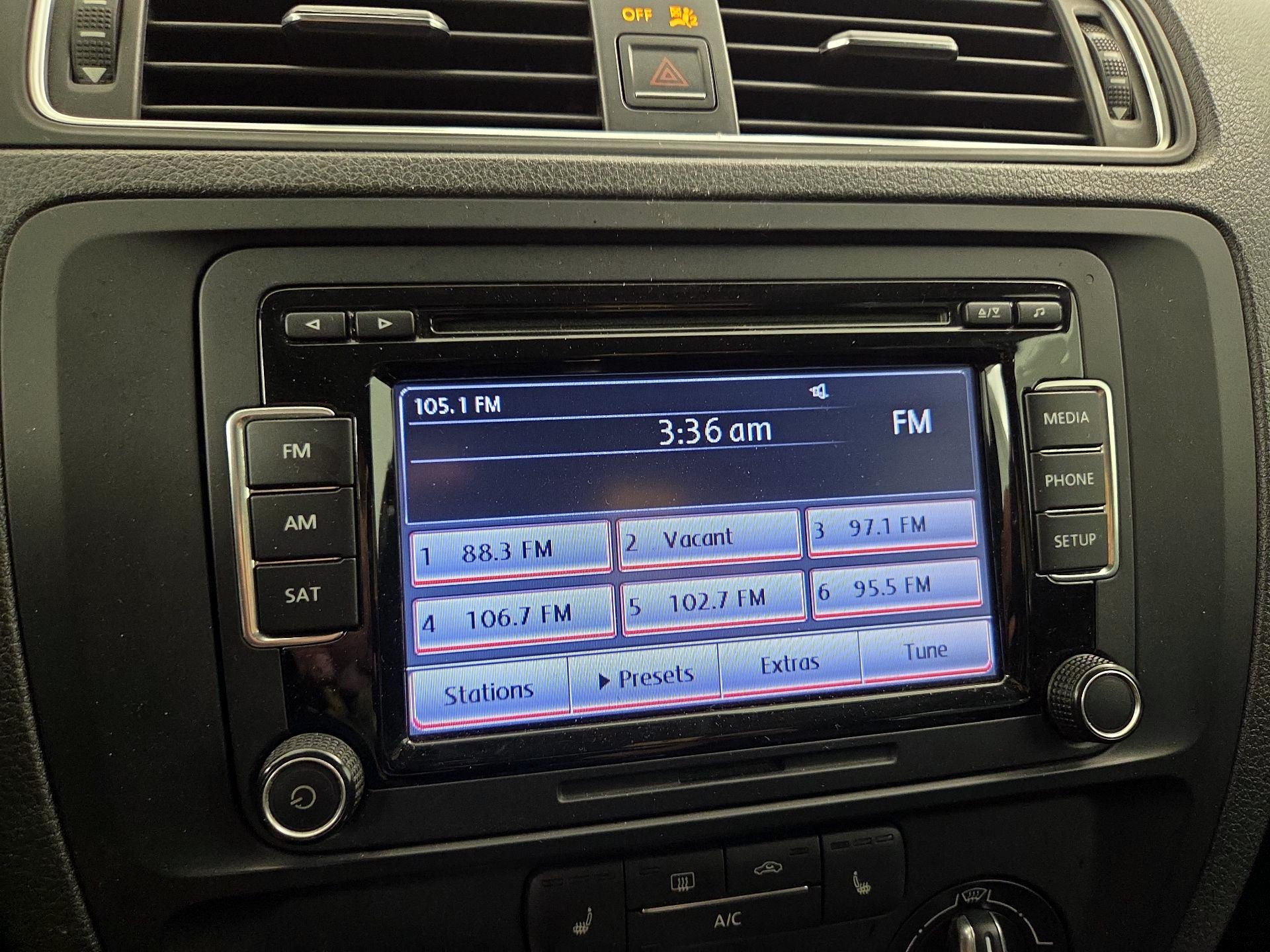 Thumbnail: 2015 Volkswagen Jetta - 15