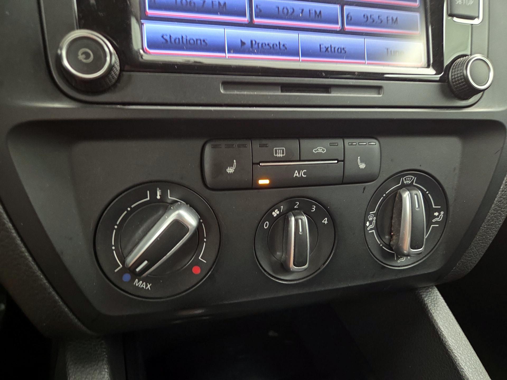 Thumbnail: 2015 Volkswagen Jetta - 16