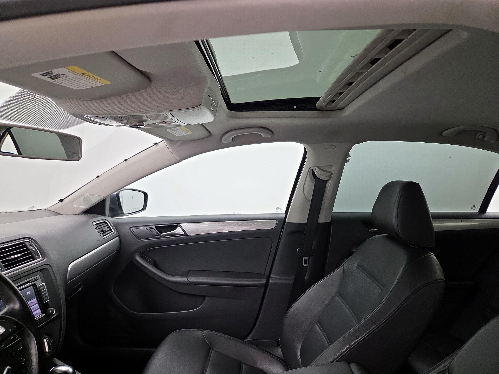 Thumbnail: 2015 Volkswagen Jetta - 19