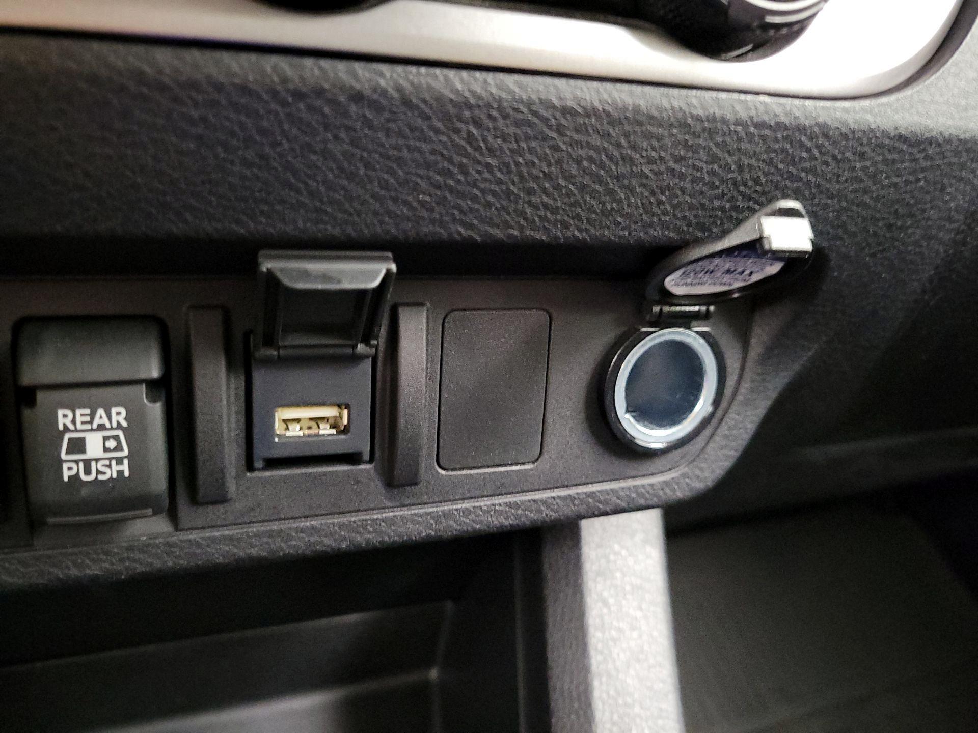 Thumbnail: 2023 Toyota Tacoma - 19