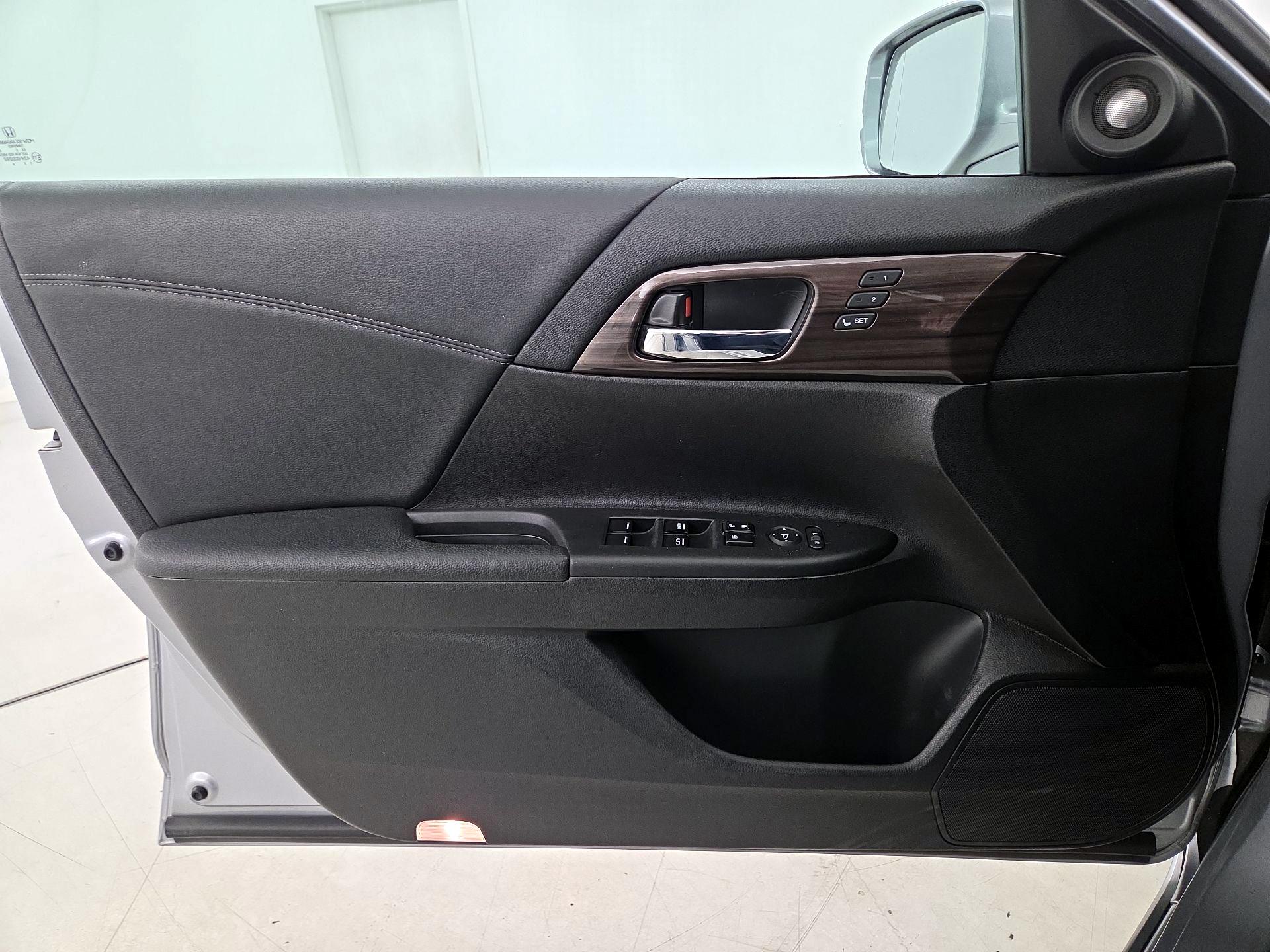 Thumbnail: 2016 Honda Accord - 12