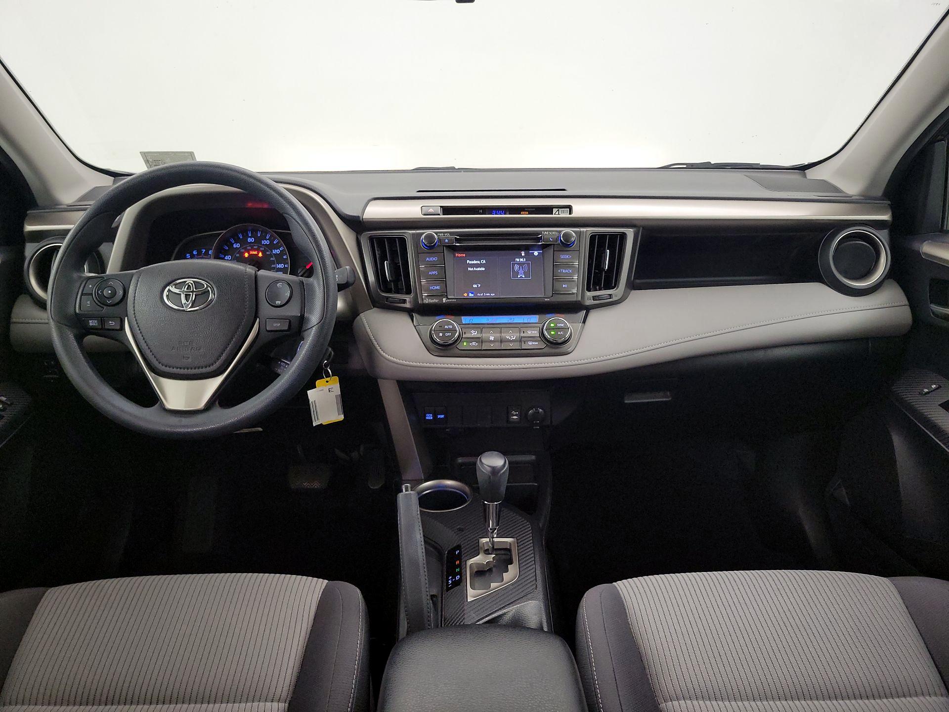 Thumbnail: 2015 Toyota RAV4 - 9