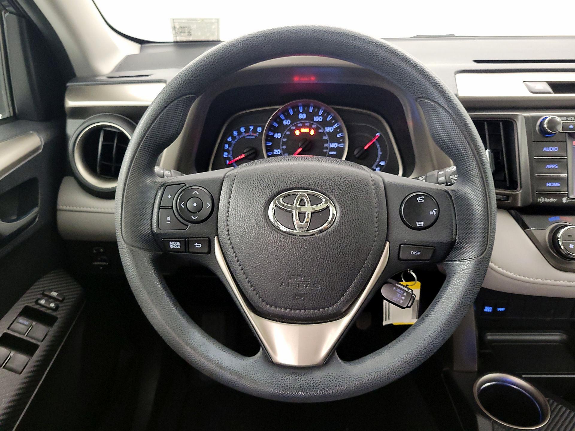 Thumbnail: 2015 Toyota RAV4 - 10