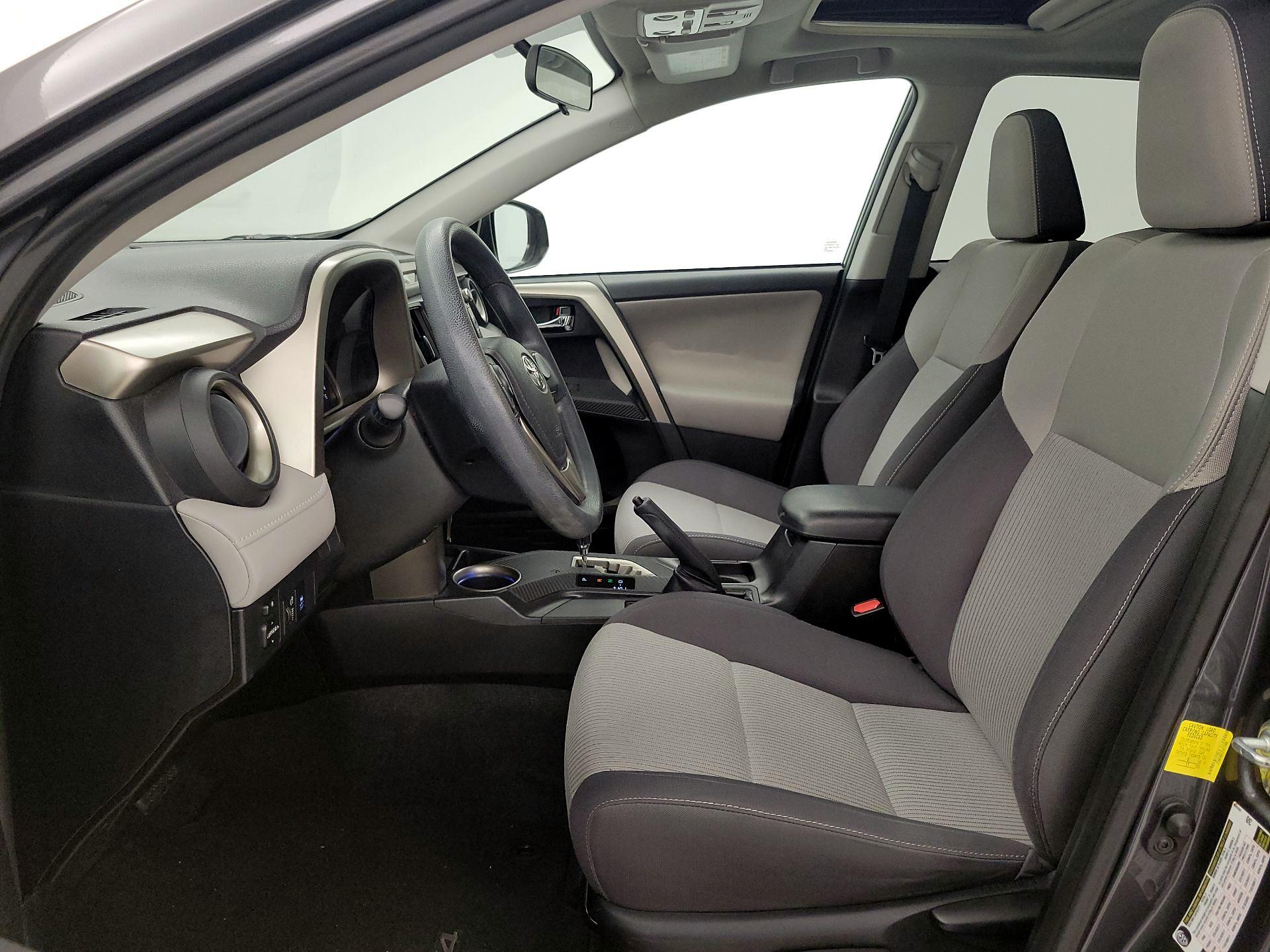 Thumbnail: 2015 Toyota RAV4 - 11