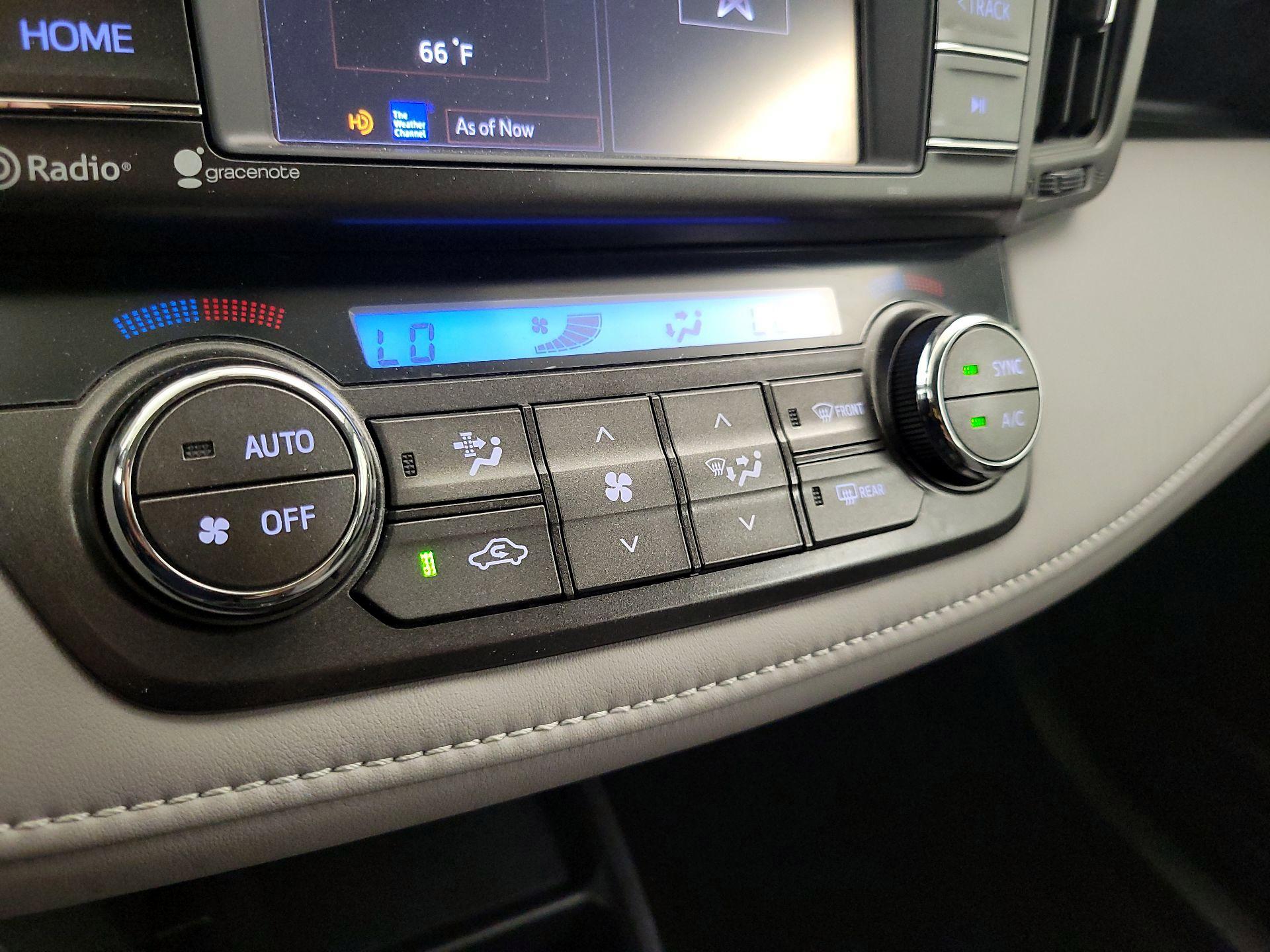 Thumbnail: 2015 Toyota RAV4 - 16