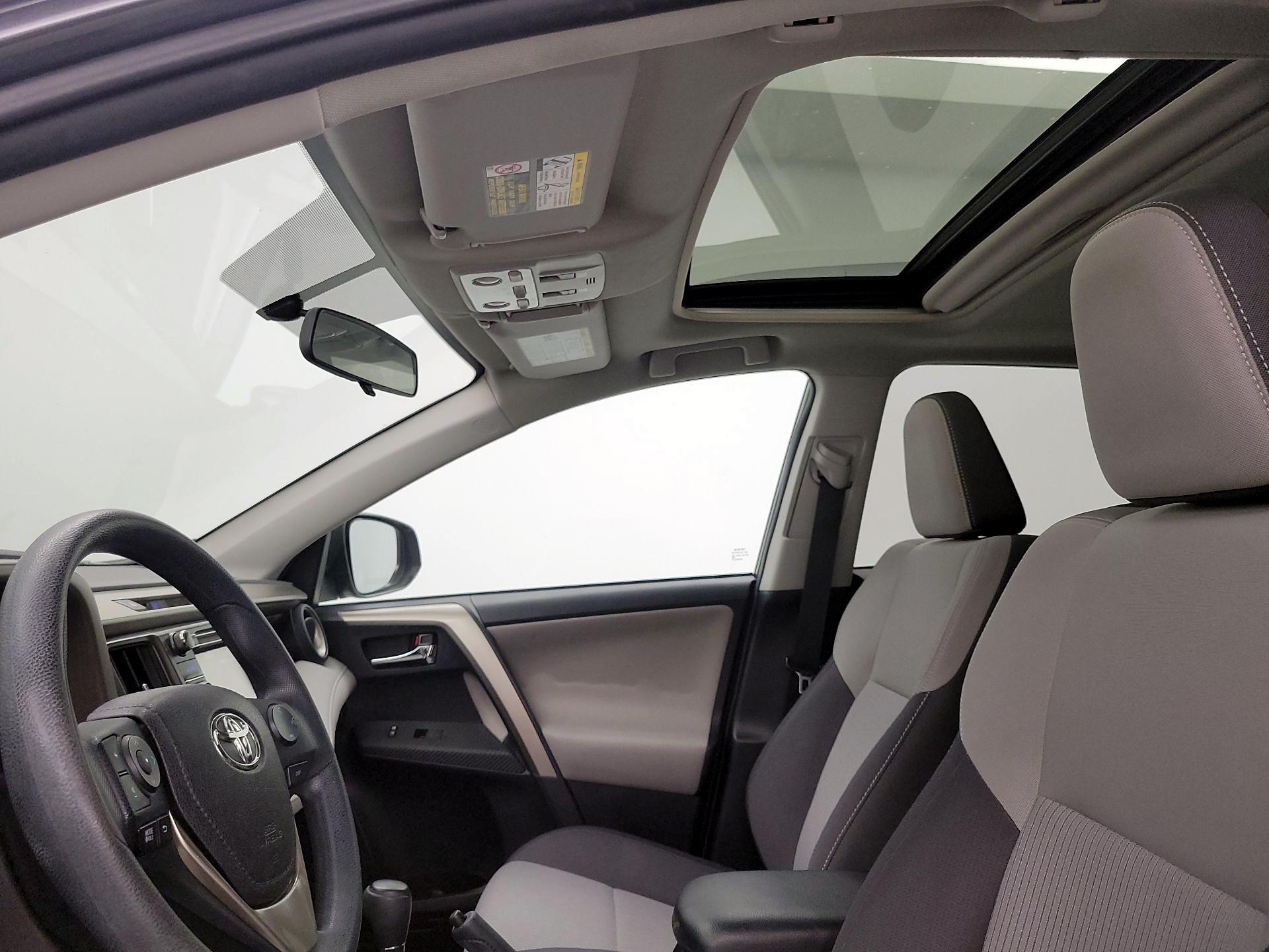 Thumbnail: 2015 Toyota RAV4 - 19