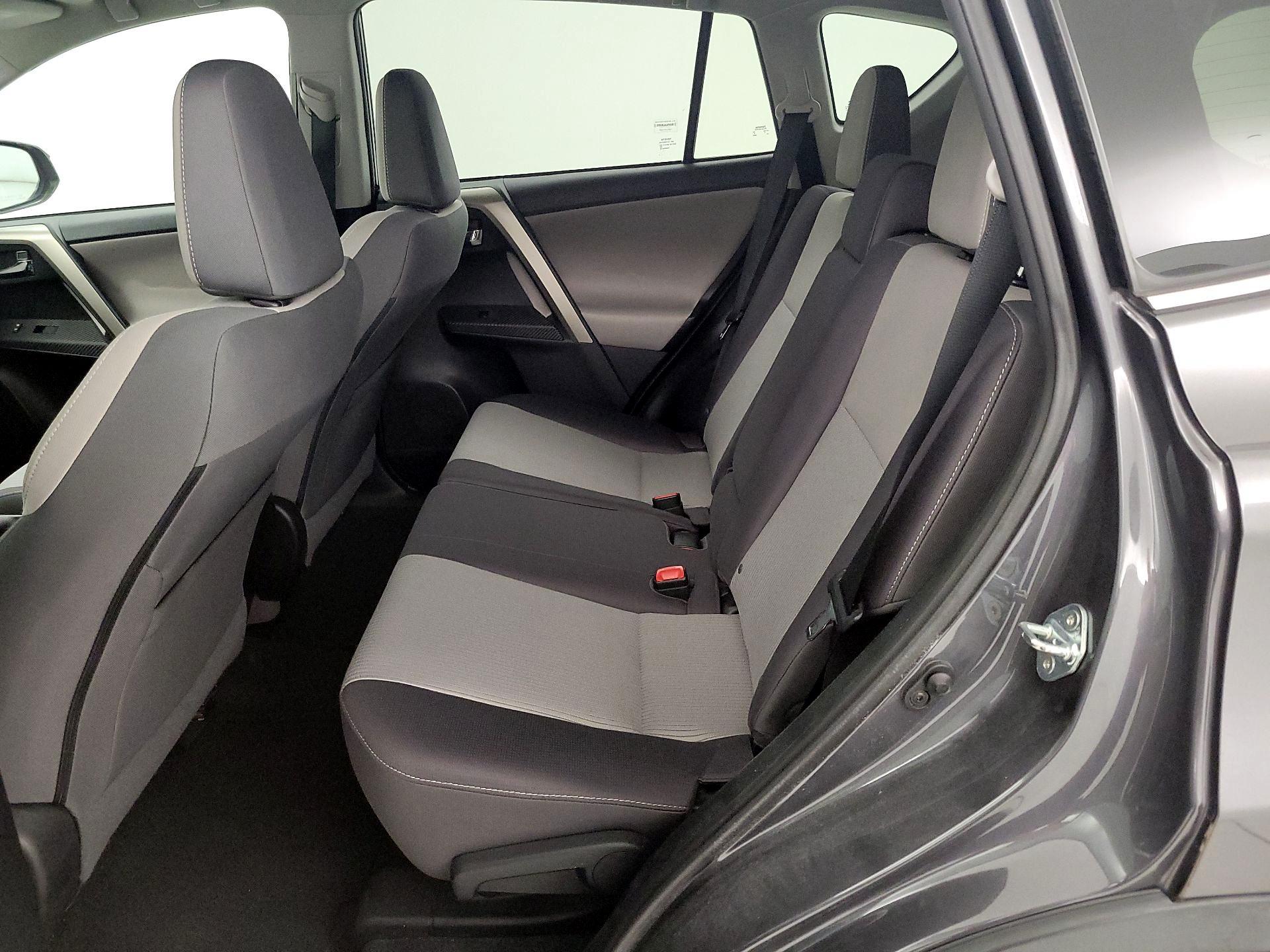 Thumbnail: 2015 Toyota RAV4 - 20