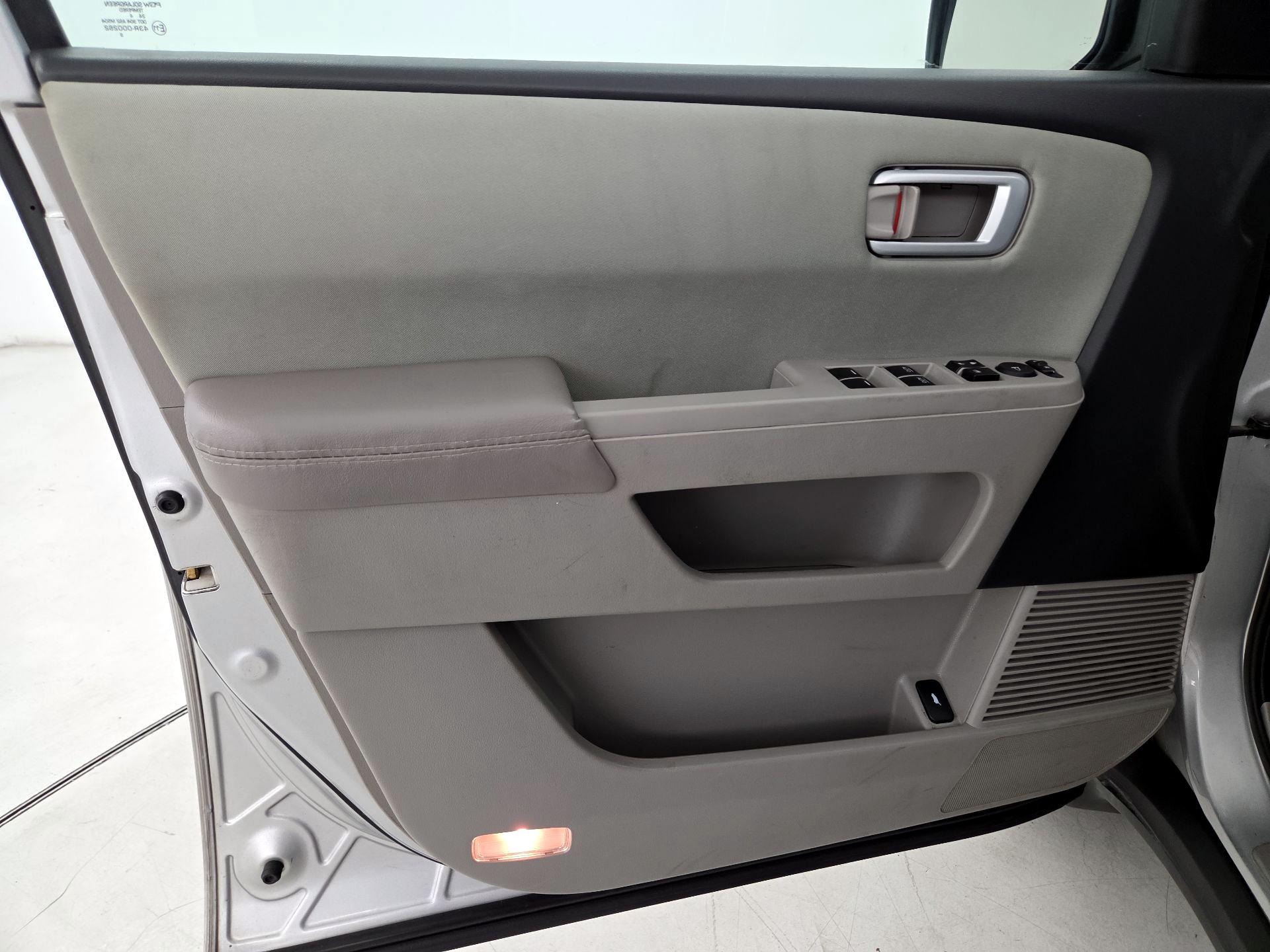 Thumbnail: 2015 Honda Pilot - 12