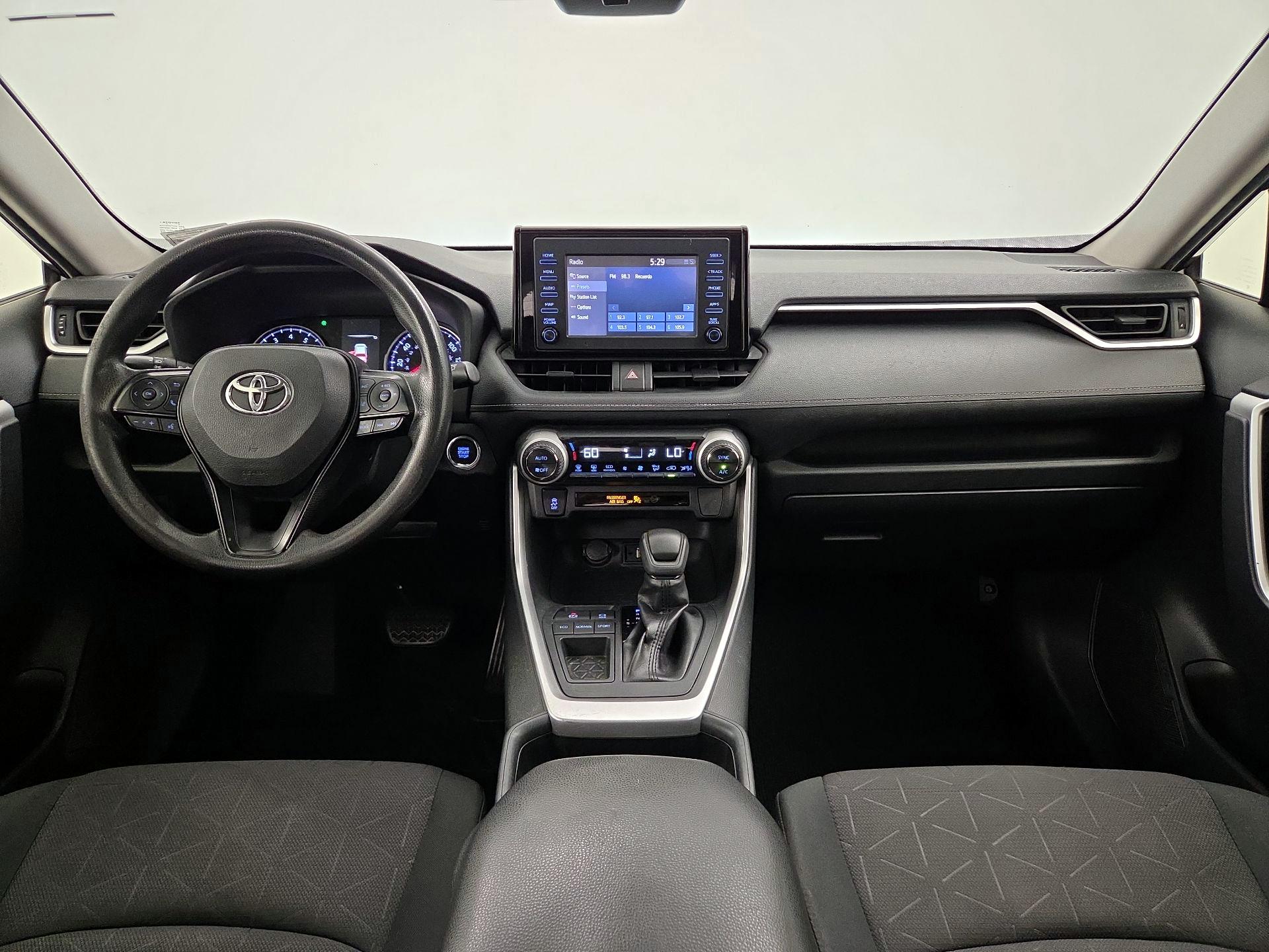 Thumbnail: 2019 Toyota RAV4 - 9