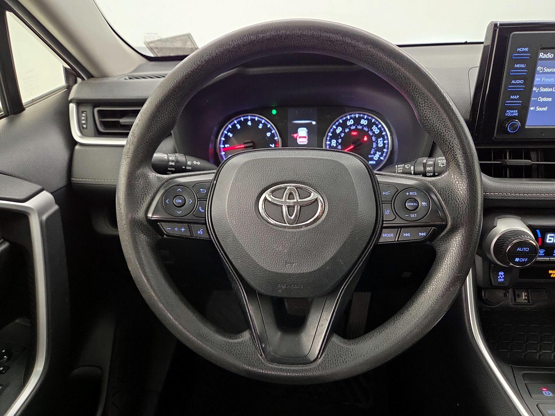 Thumbnail: 2019 Toyota RAV4 - 10