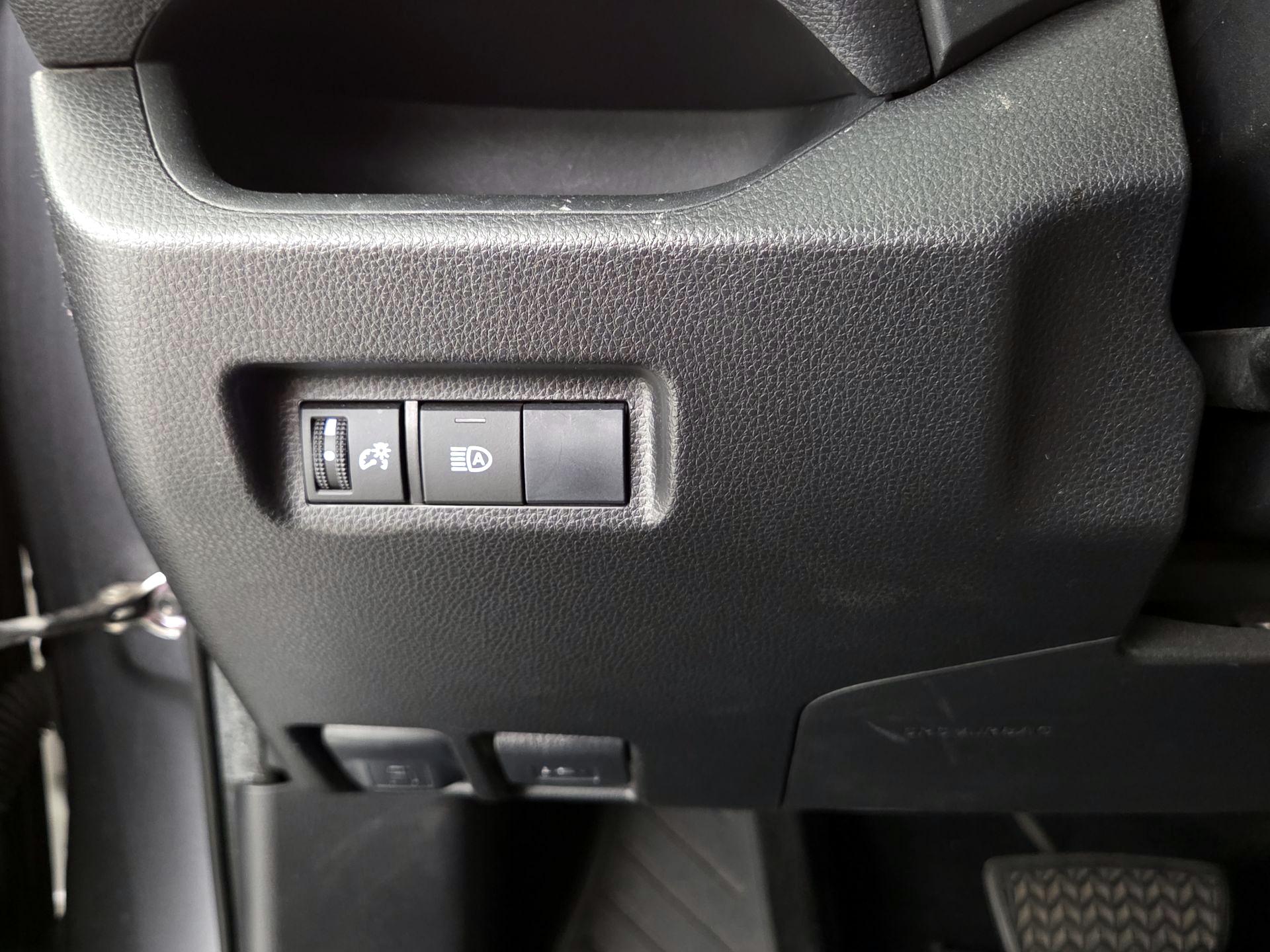 Thumbnail: 2019 Toyota RAV4 - 13