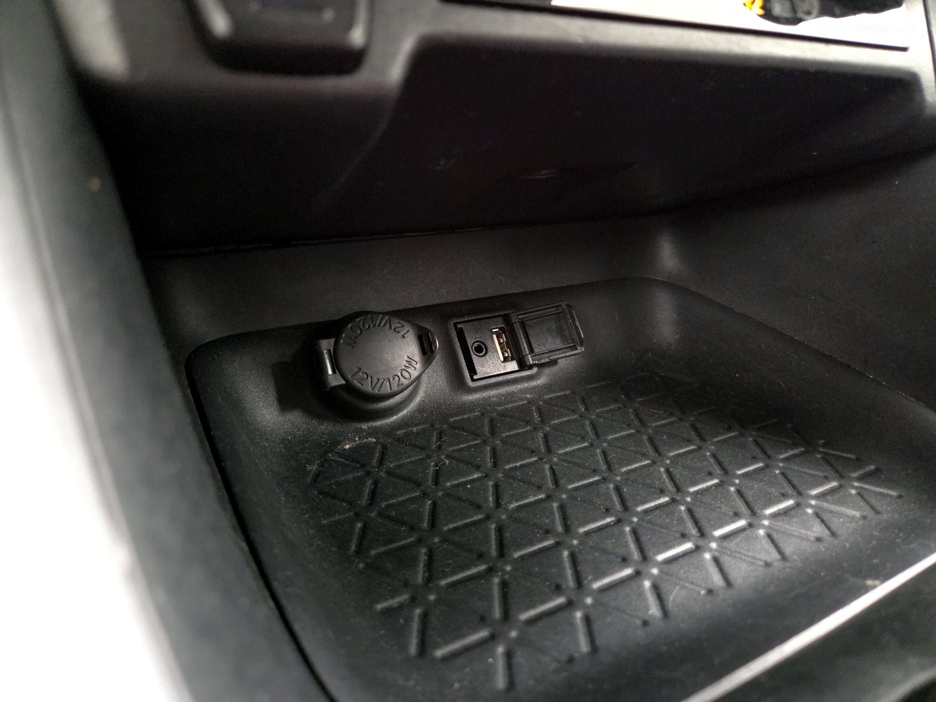 Thumbnail: 2019 Toyota RAV4 - 18