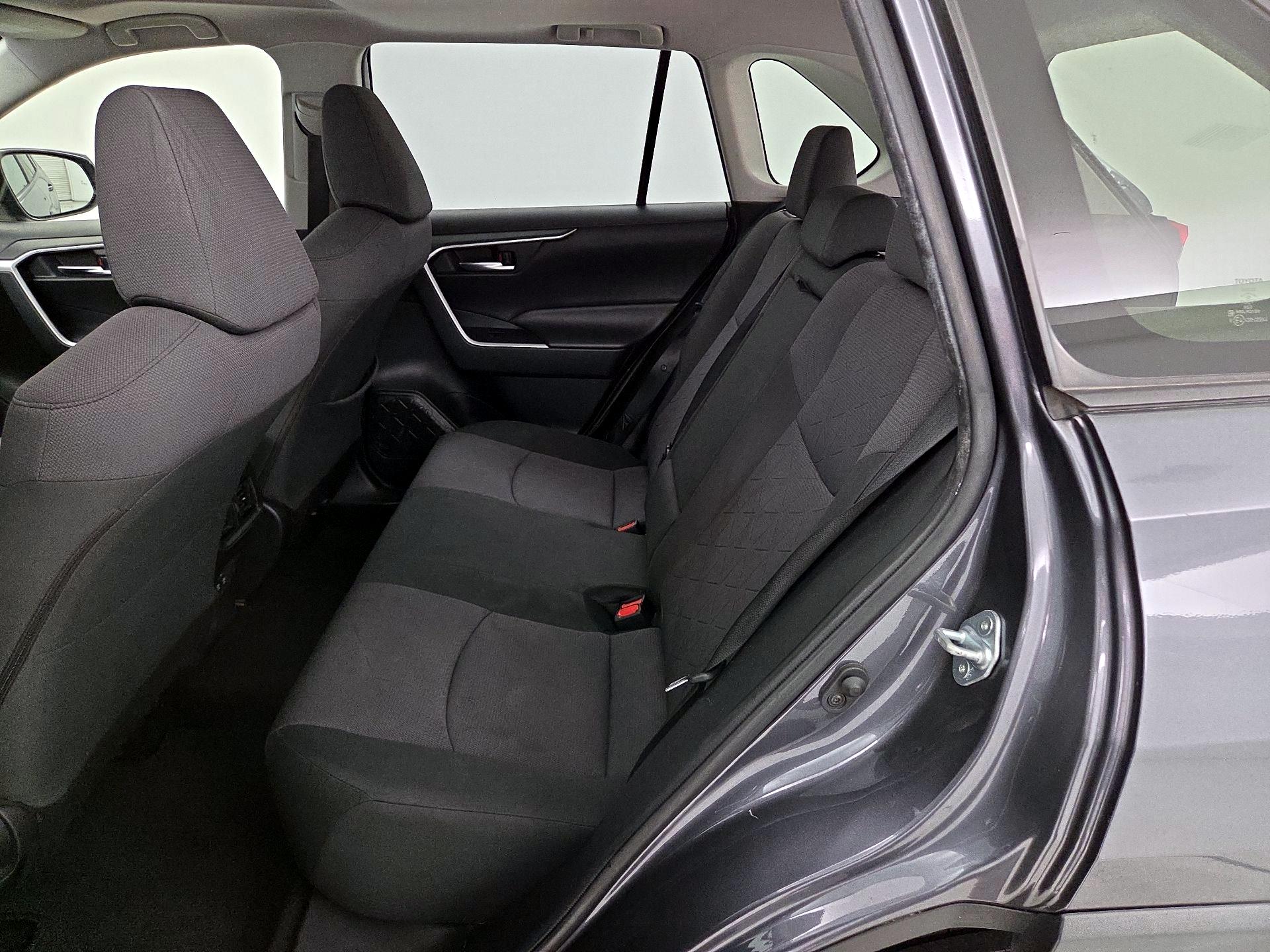 Thumbnail: 2019 Toyota RAV4 - 20