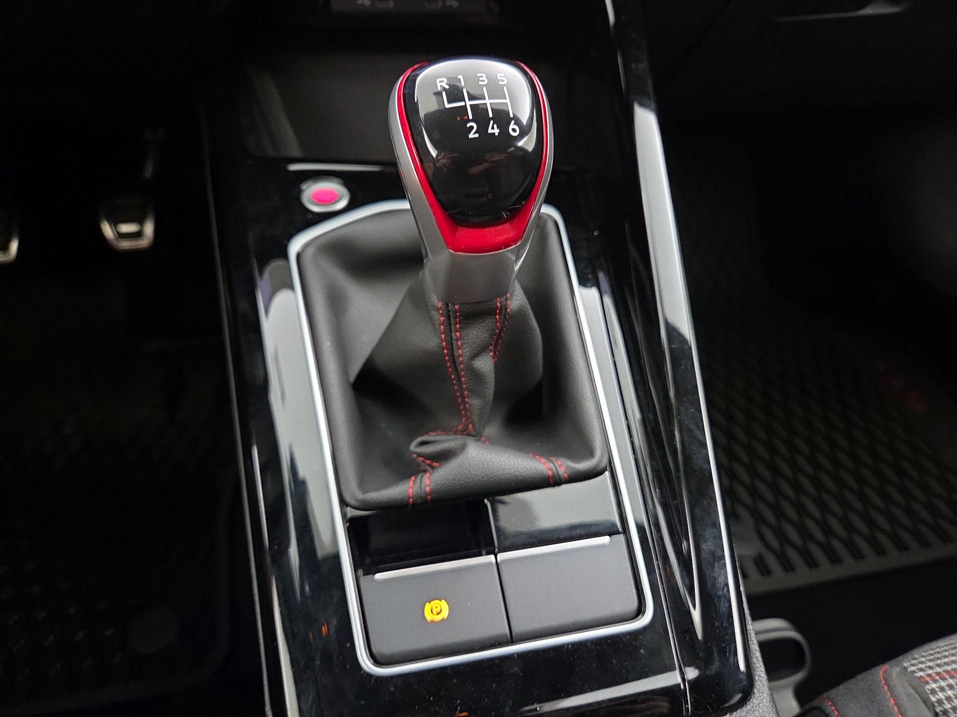 Thumbnail: 2023 Volkswagen Golf - 18