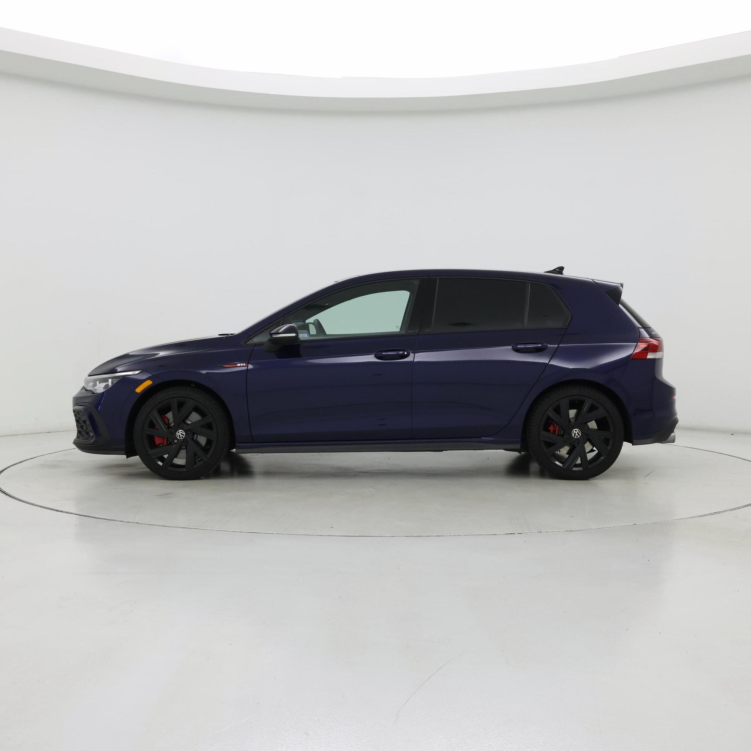 Thumbnail: 2023 Volkswagen Golf - 3